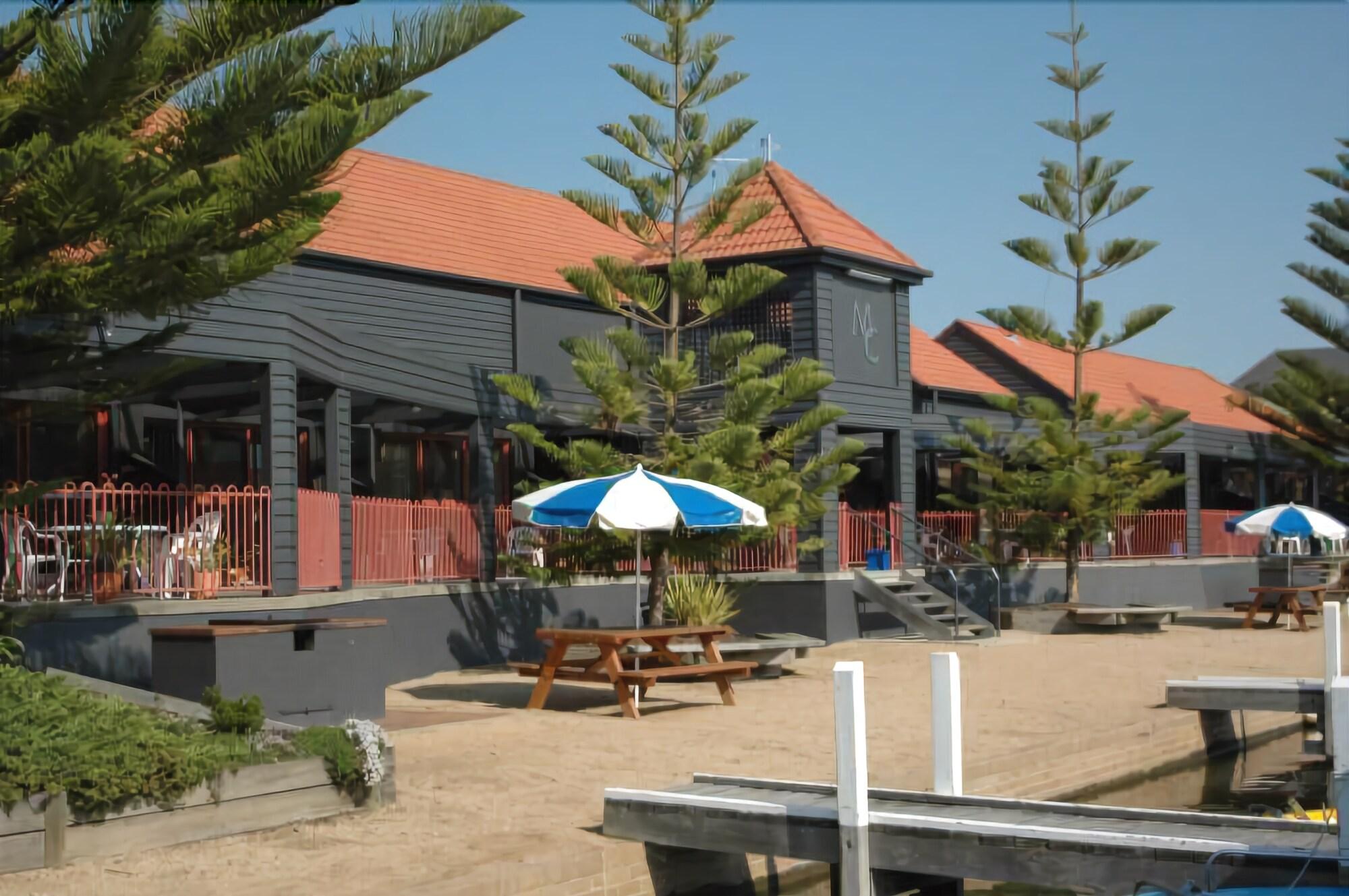 Mariners Cove Motel + Apartments at Paynesville by null