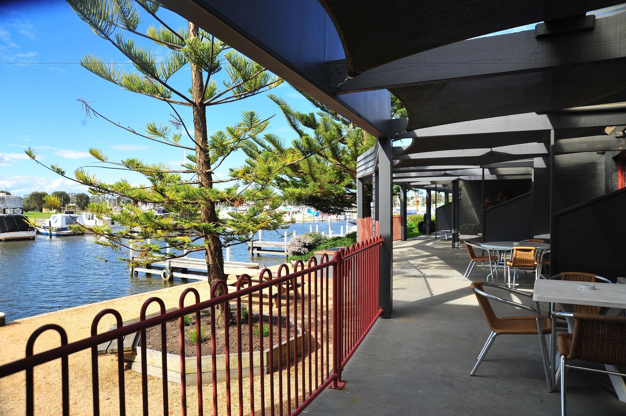Mariners Cove Motel + Apartments at Paynesville by null
