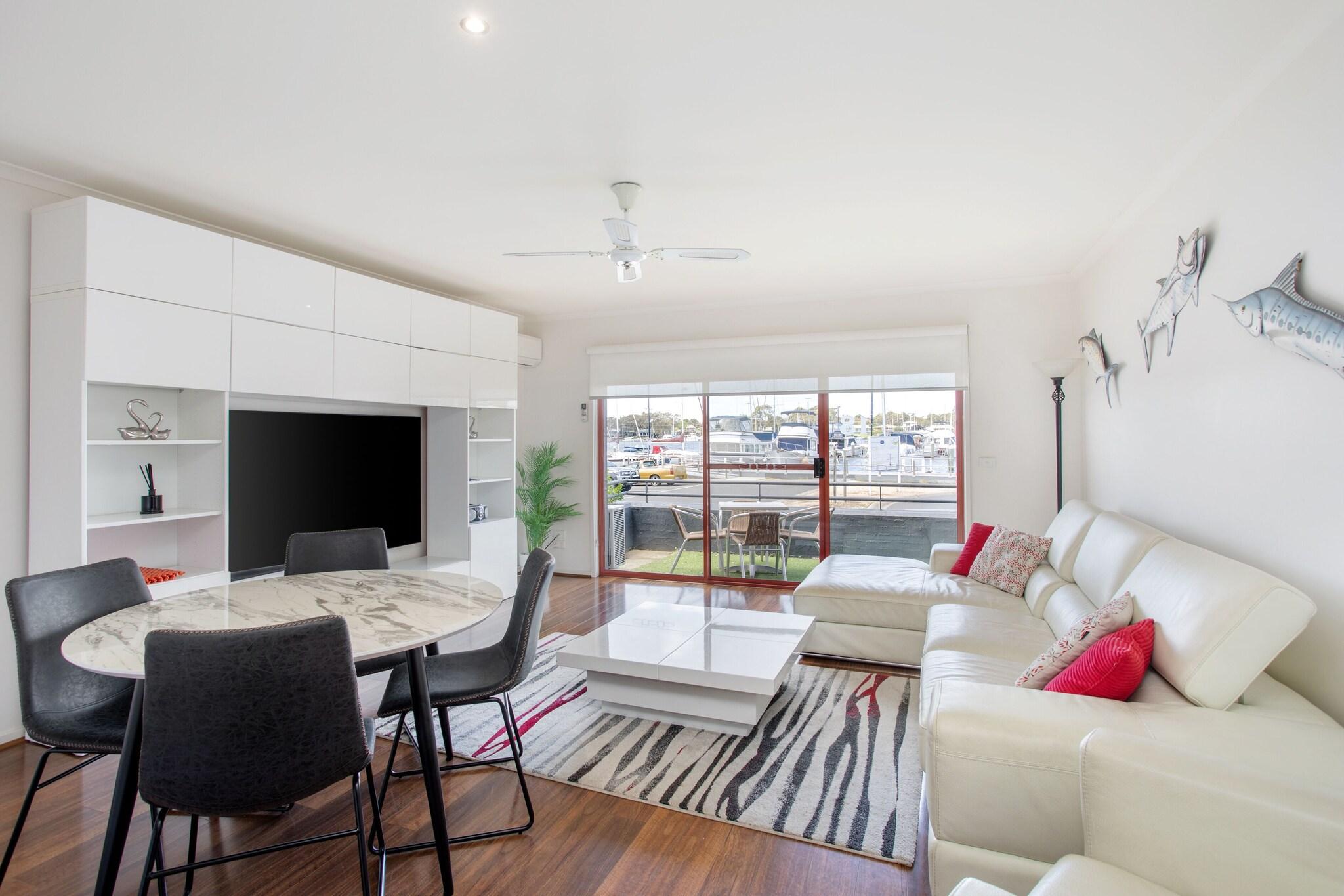 Mariners Cove Motel + Apartments at Paynesville by null