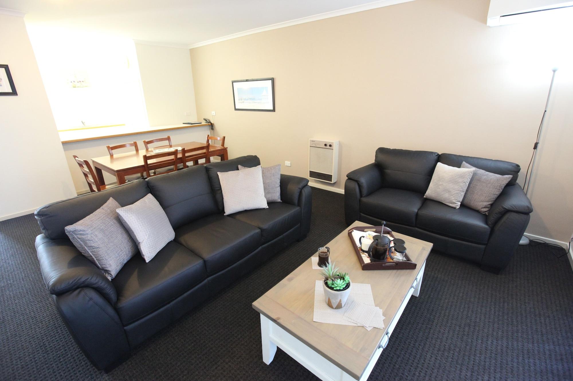 Mariners Cove Motel + Apartments at Paynesville by null