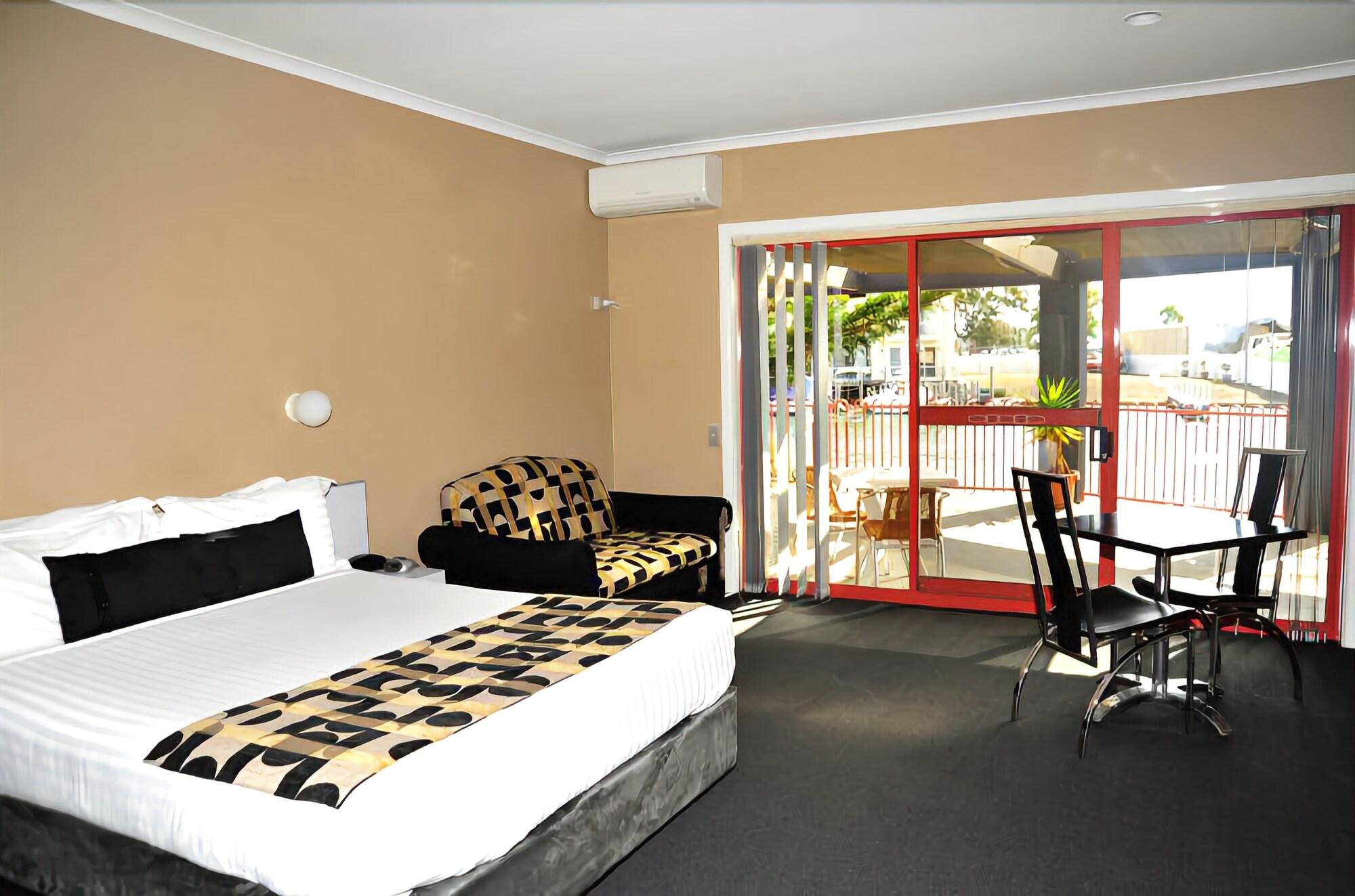 Mariners Cove Motel + Apartments at Paynesville by null