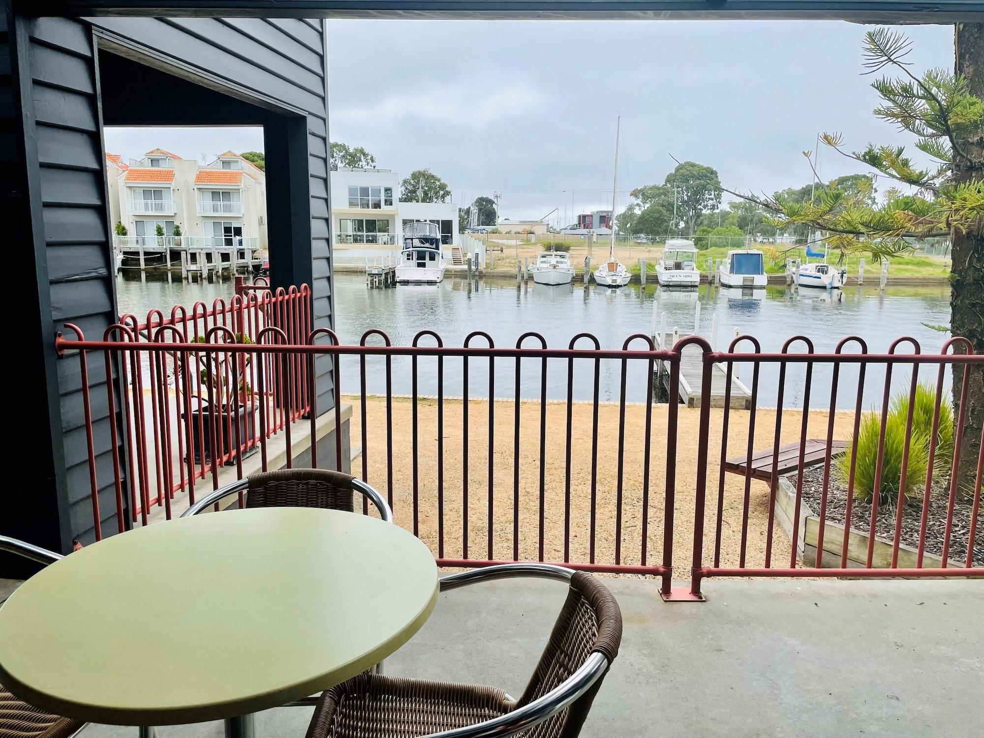 Mariners Cove Motel + Apartments at Paynesville by null