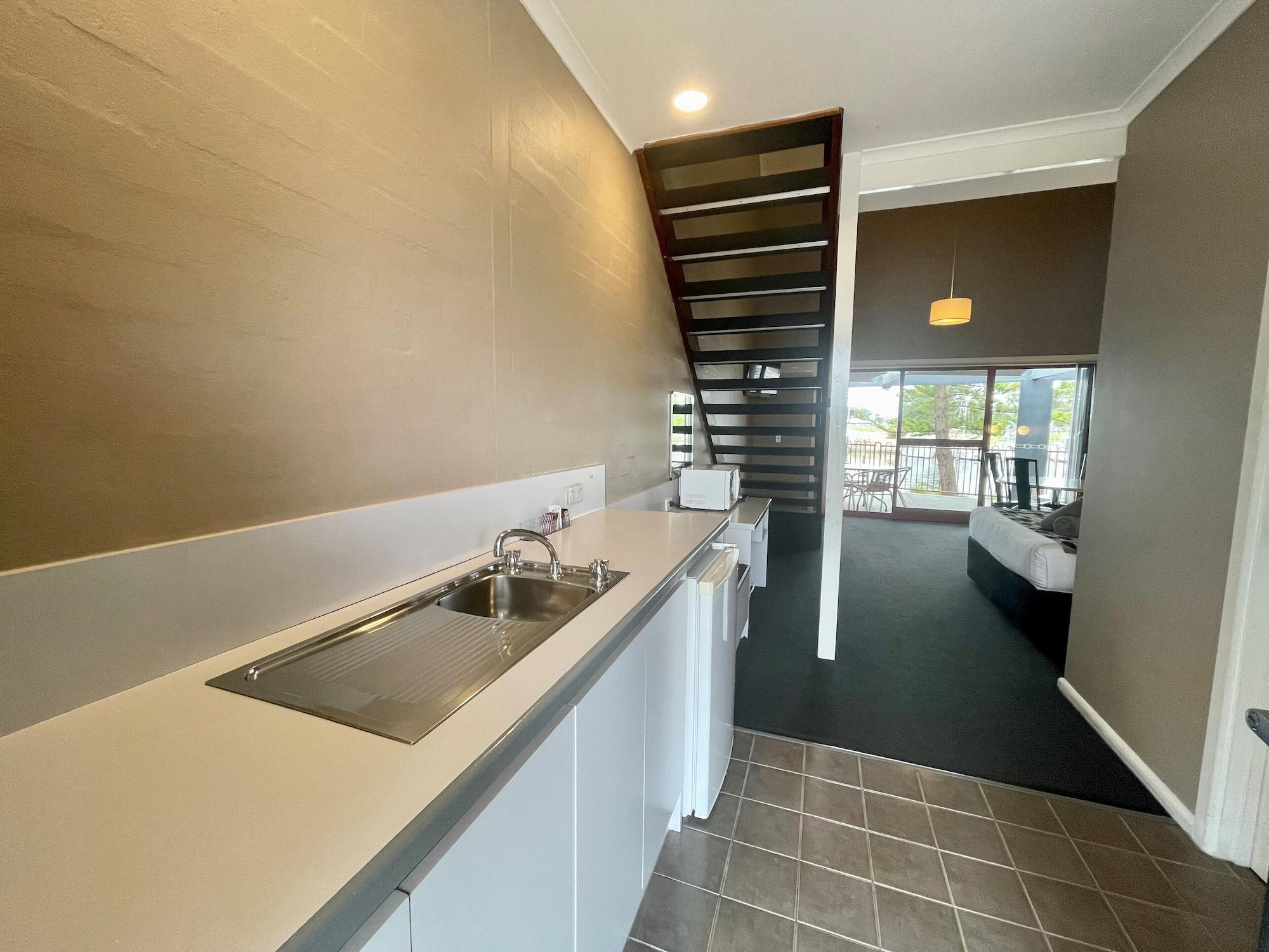 Mariners Cove Motel + Apartments at Paynesville by null