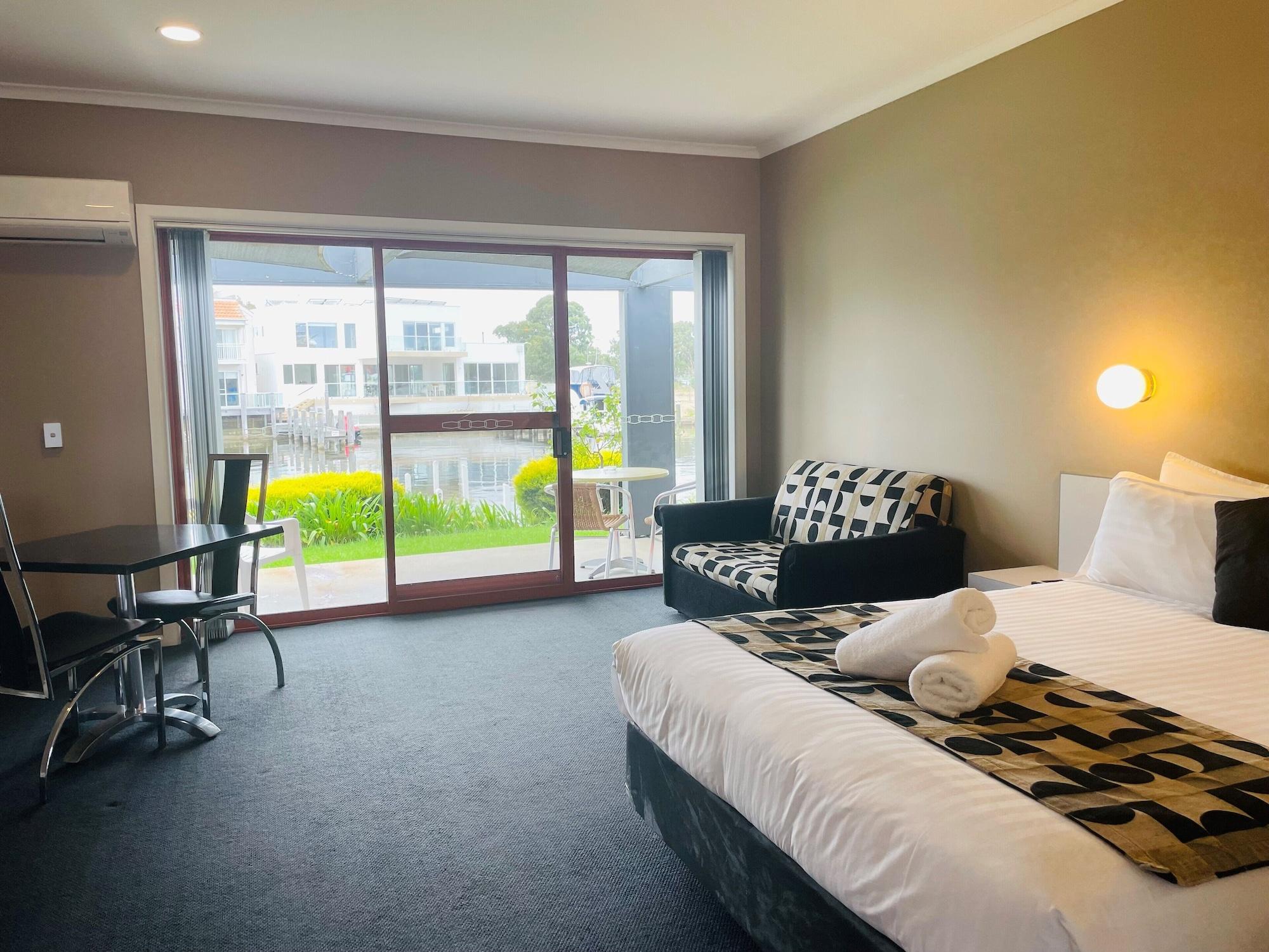 Mariners Cove Motel + Apartments at Paynesville by null