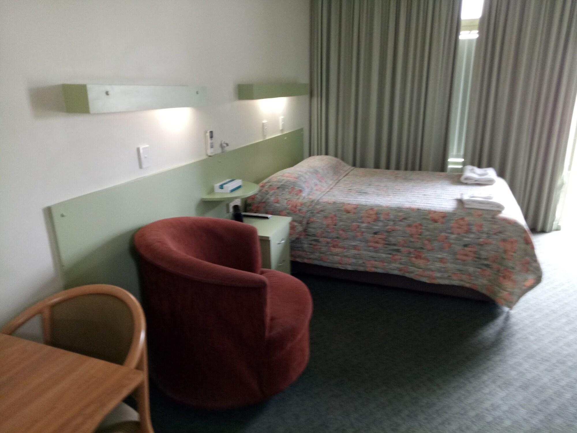 Holbrook Skye Motel