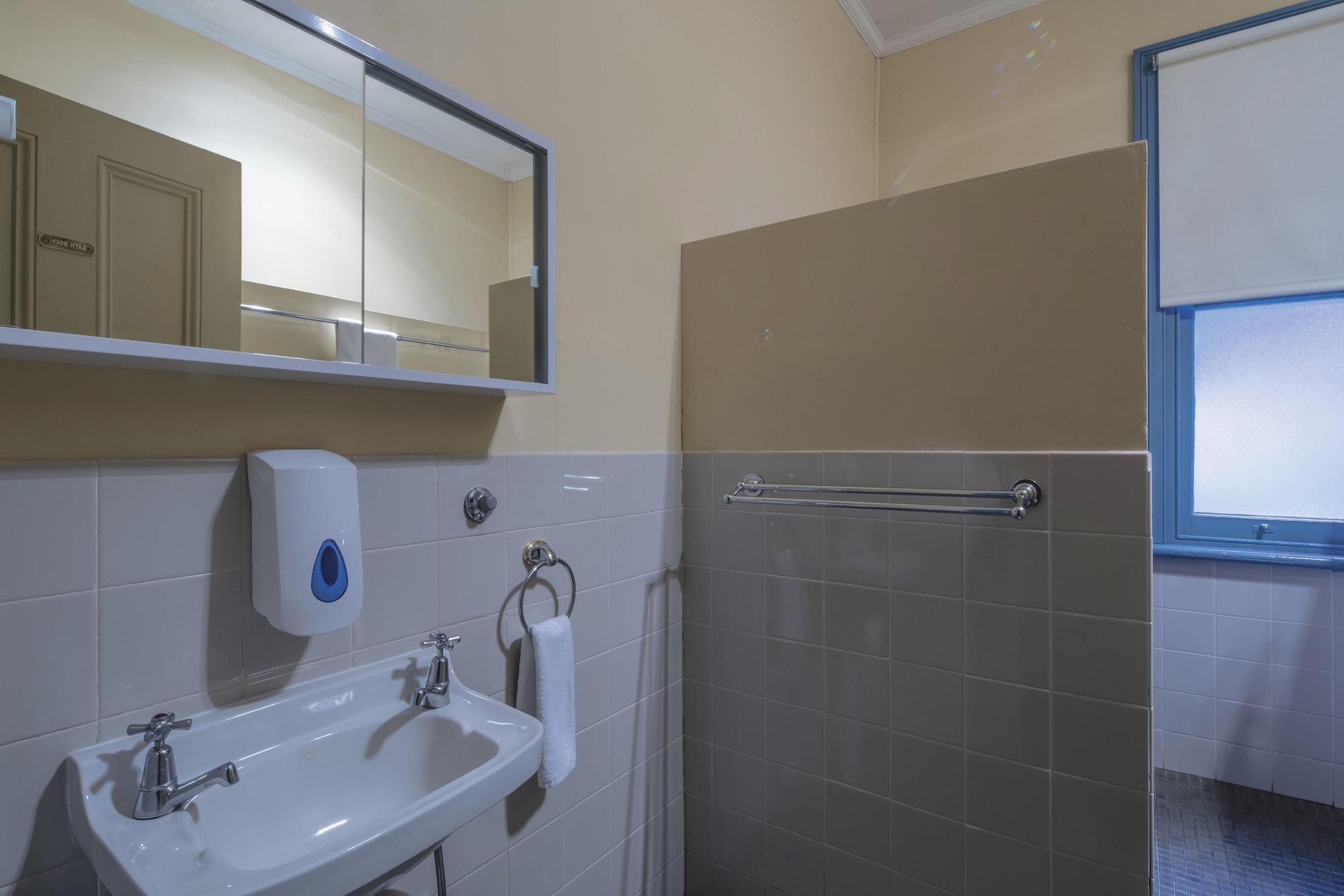 Room 3, Yarrangobilly Caves House, Tumut