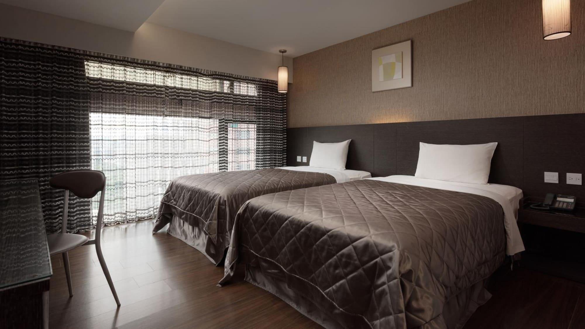 Fine Hotel