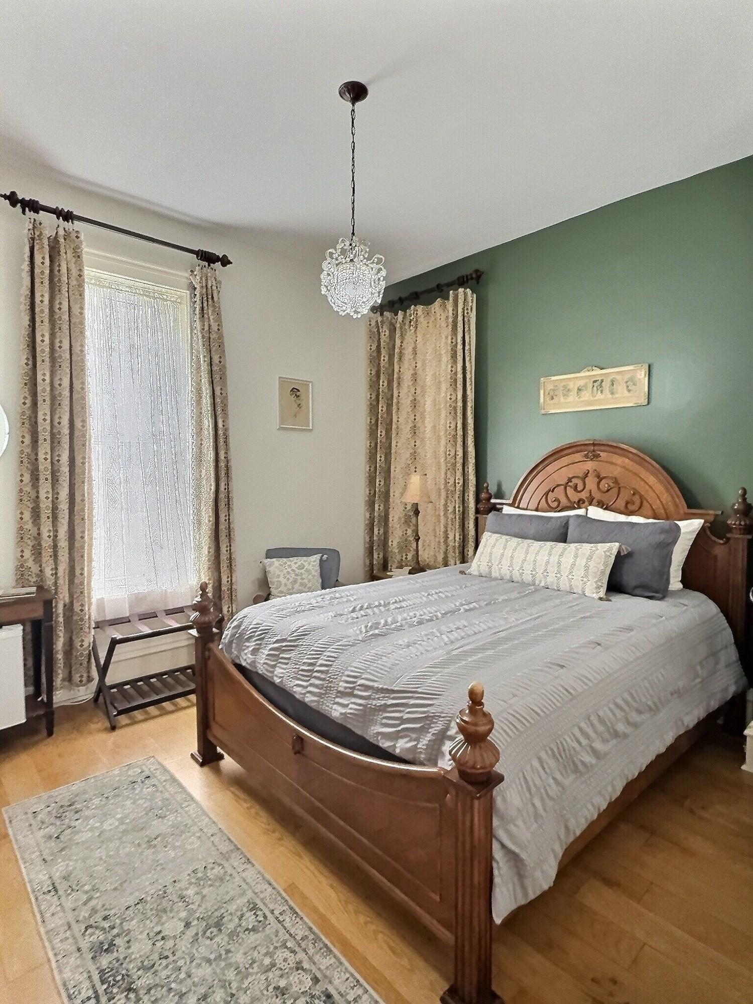 Lasalle Guest House