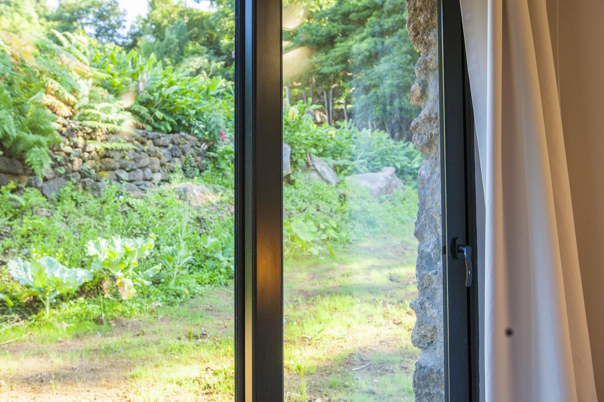 Caparica Azores Ecolodge by null