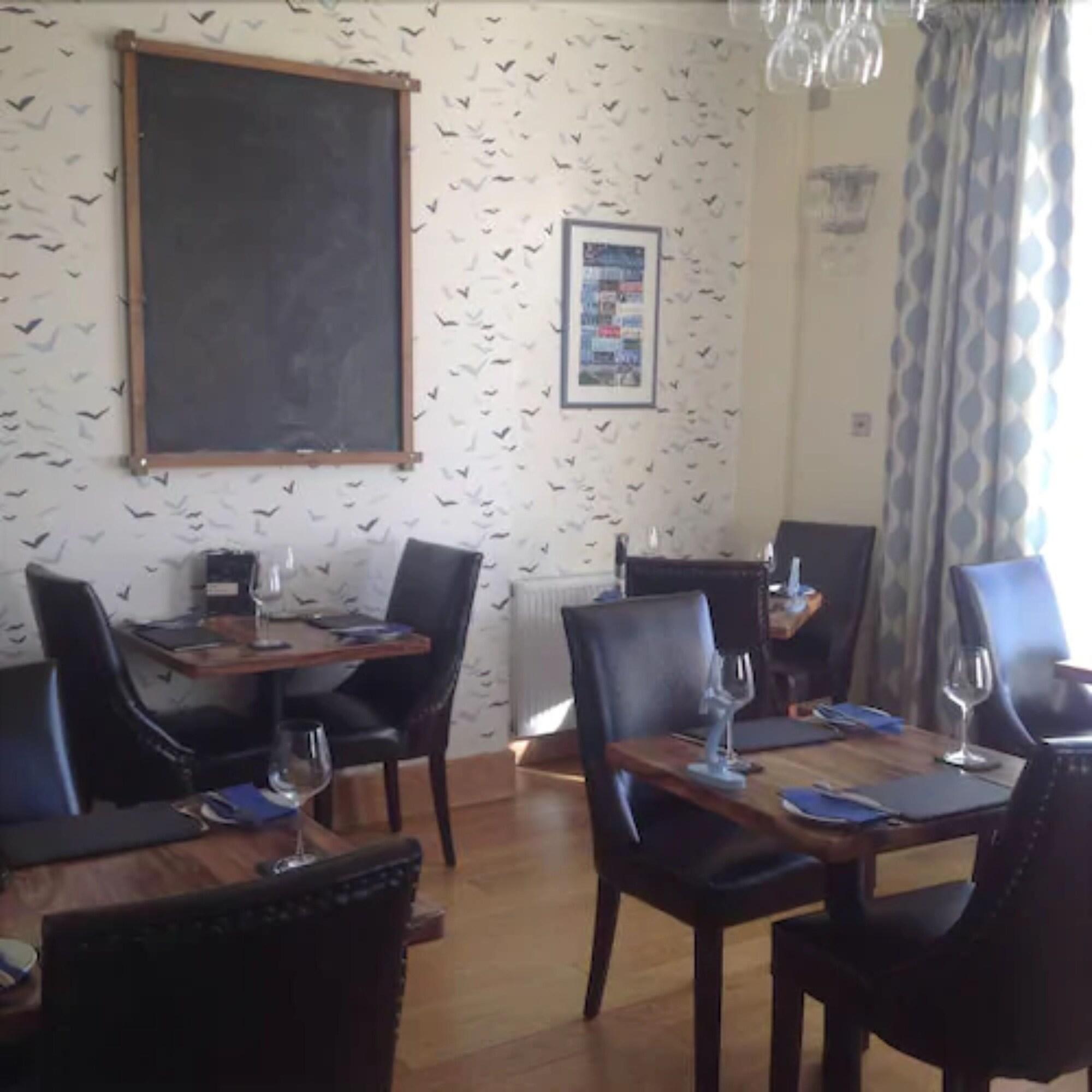 Min-Y-Mor Hotel