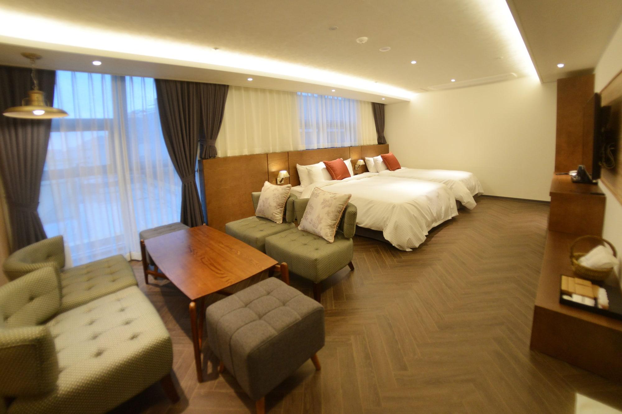 New Grand Hotel