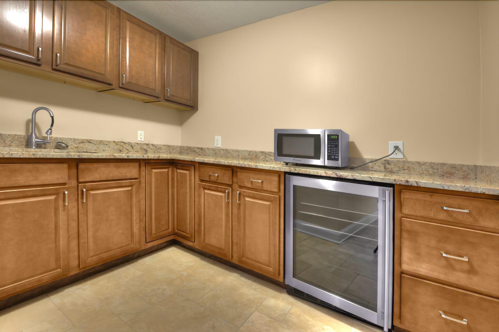 Silver Beach Hotel by null