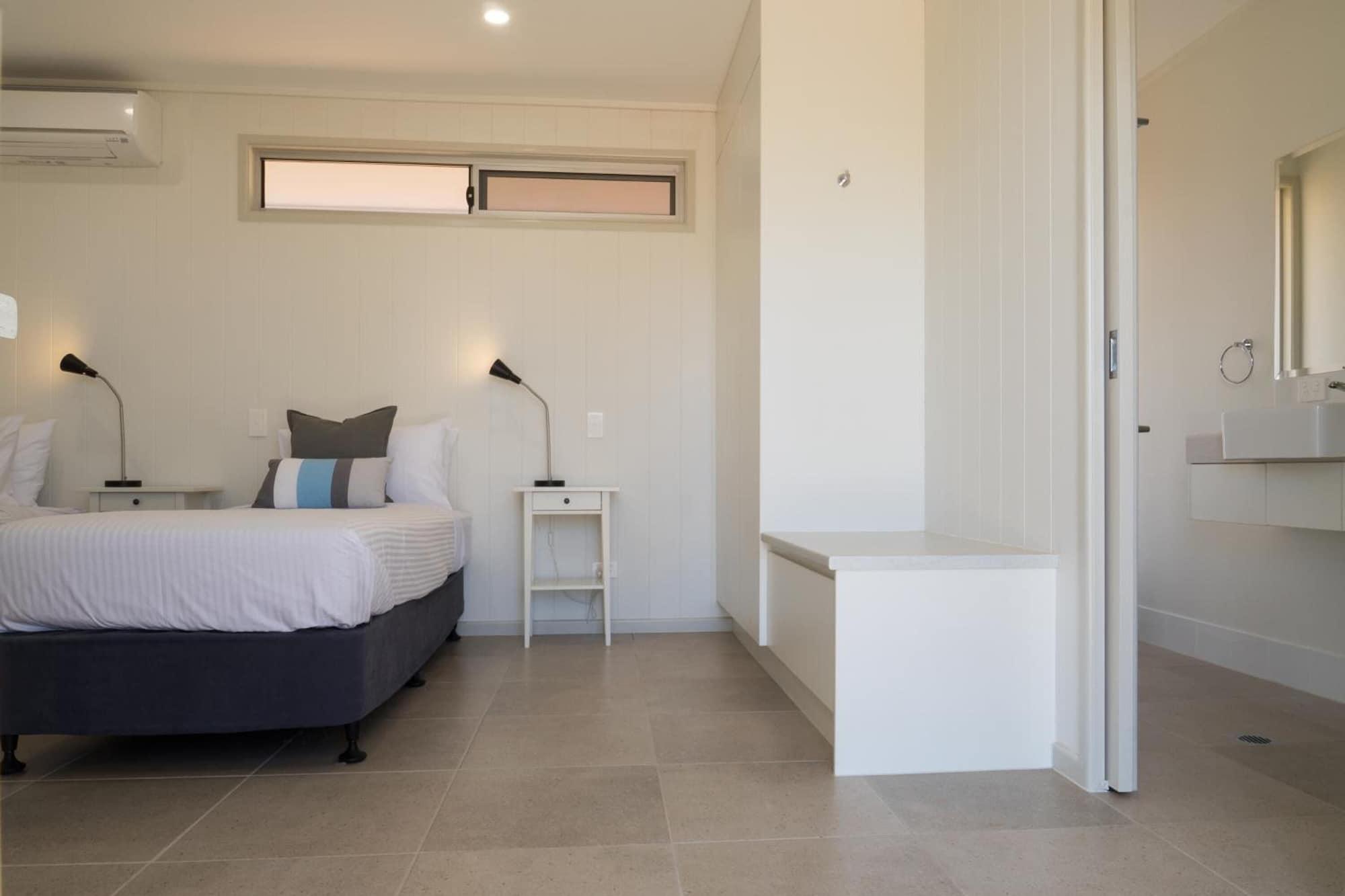 Room 2, Cooper's Country Lodge, Quilpie