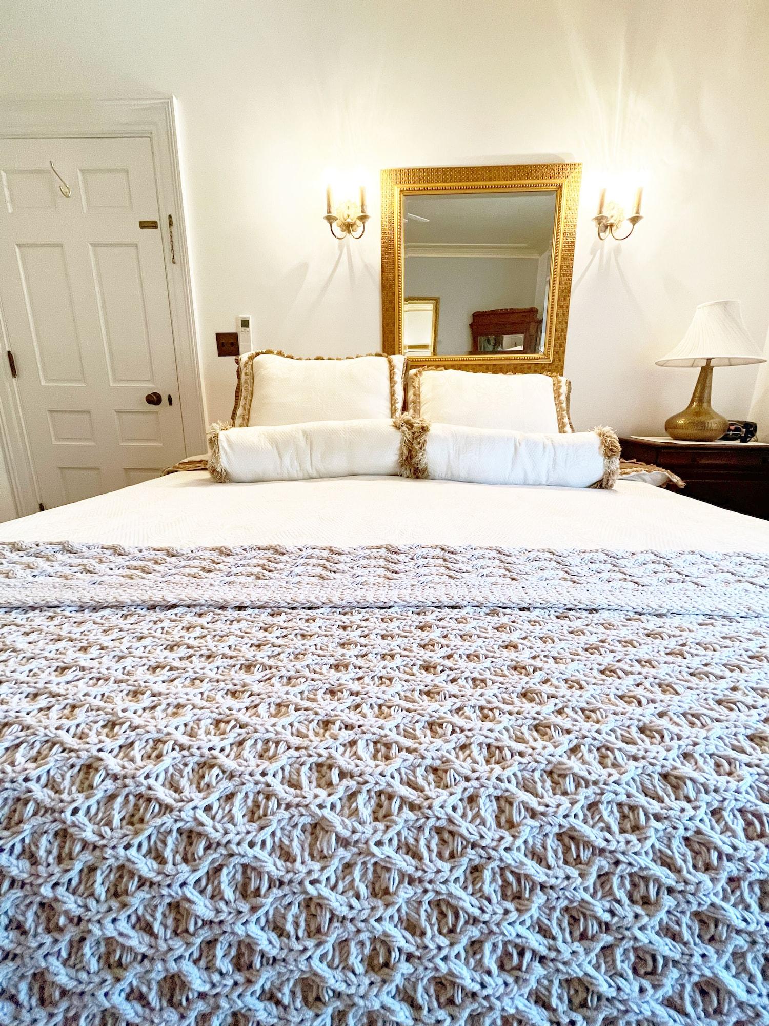 Room 2, Clonmel Castle, Haldimand-Norfolk