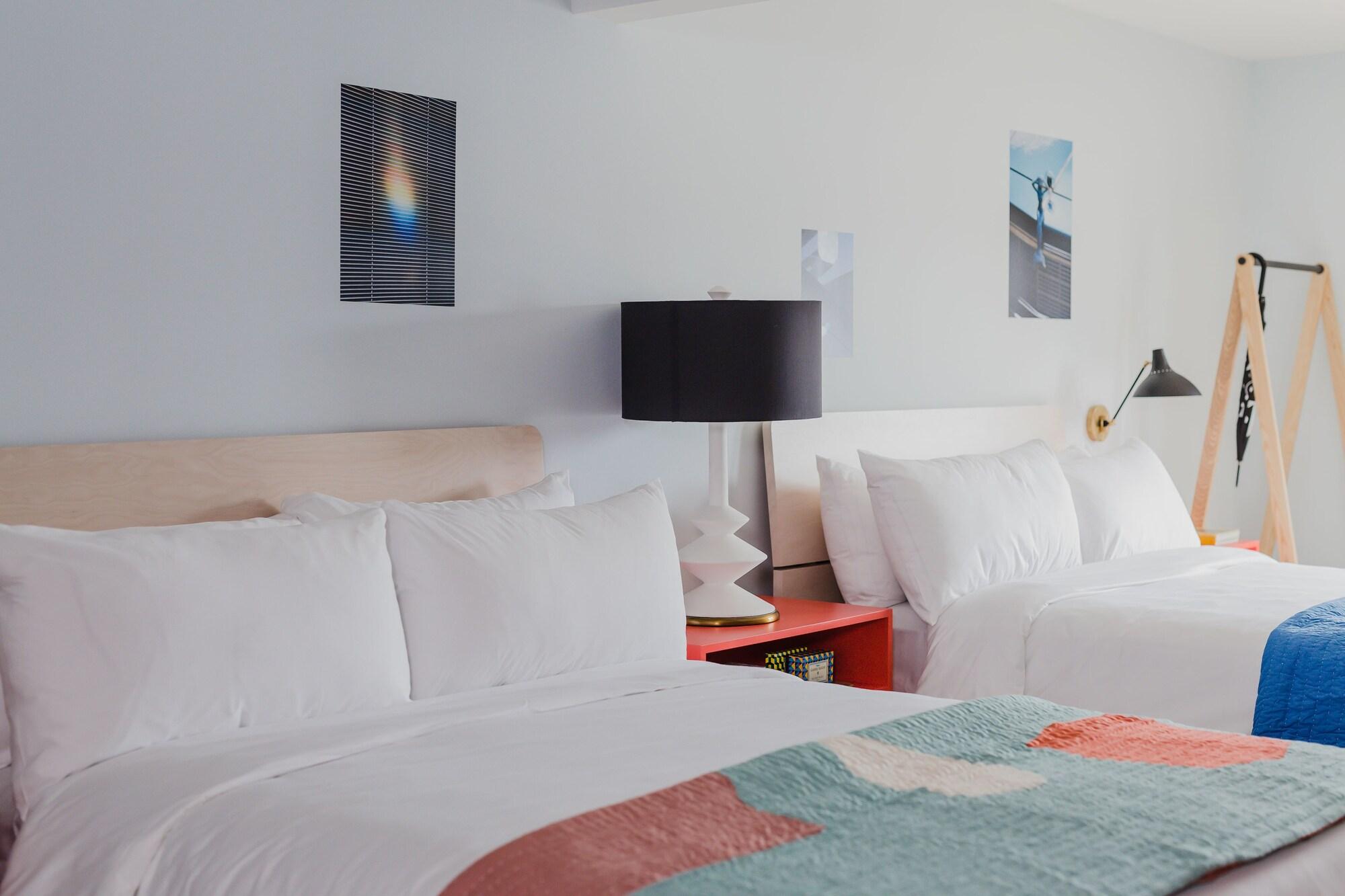 Drake Motor Inn by null