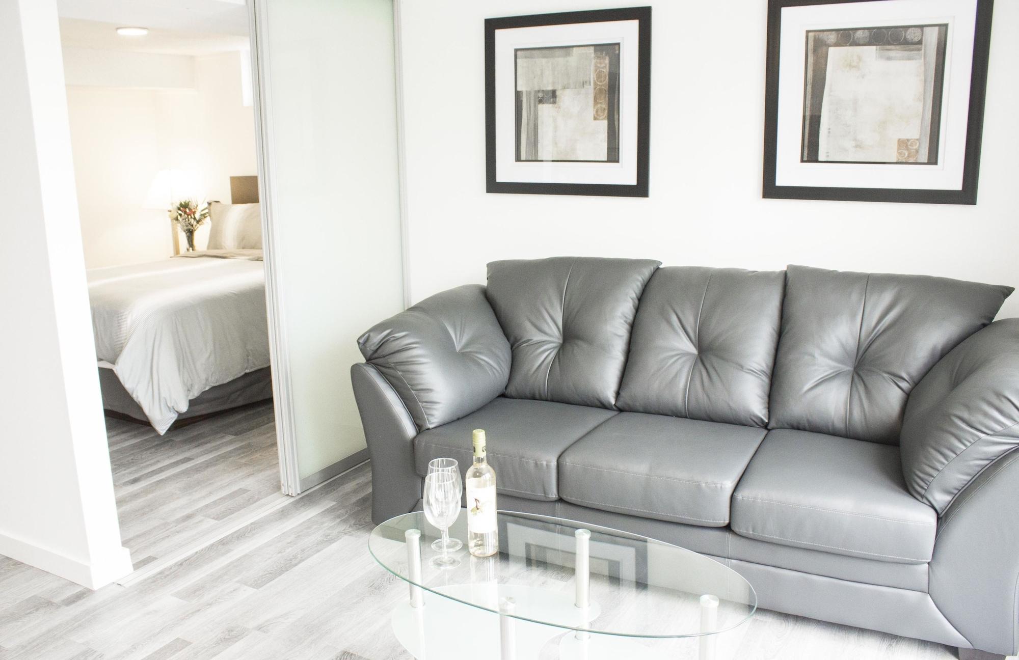 Bowmanville Marina Inn & Suites