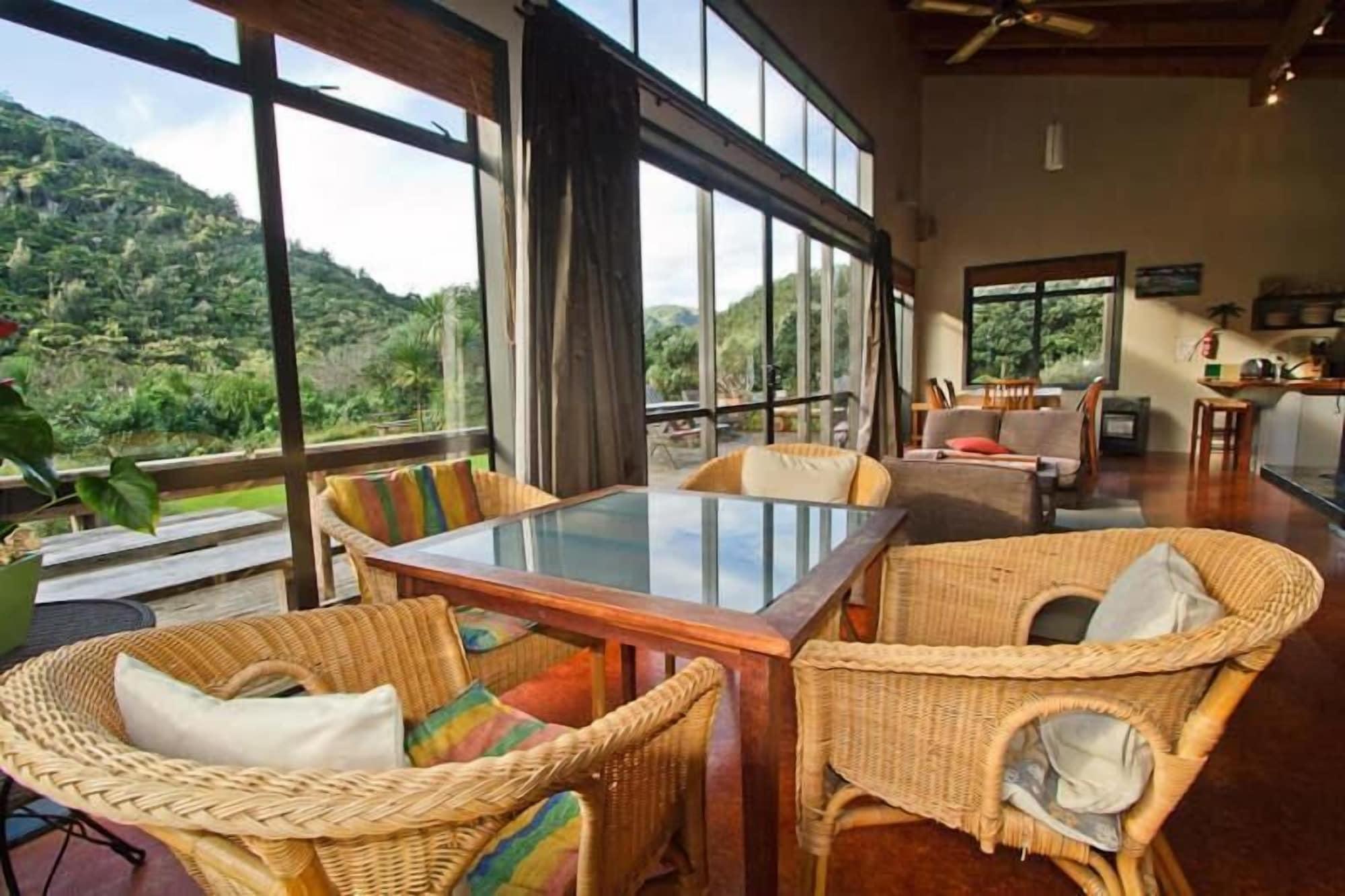 Piha Beachstay - Hostel
