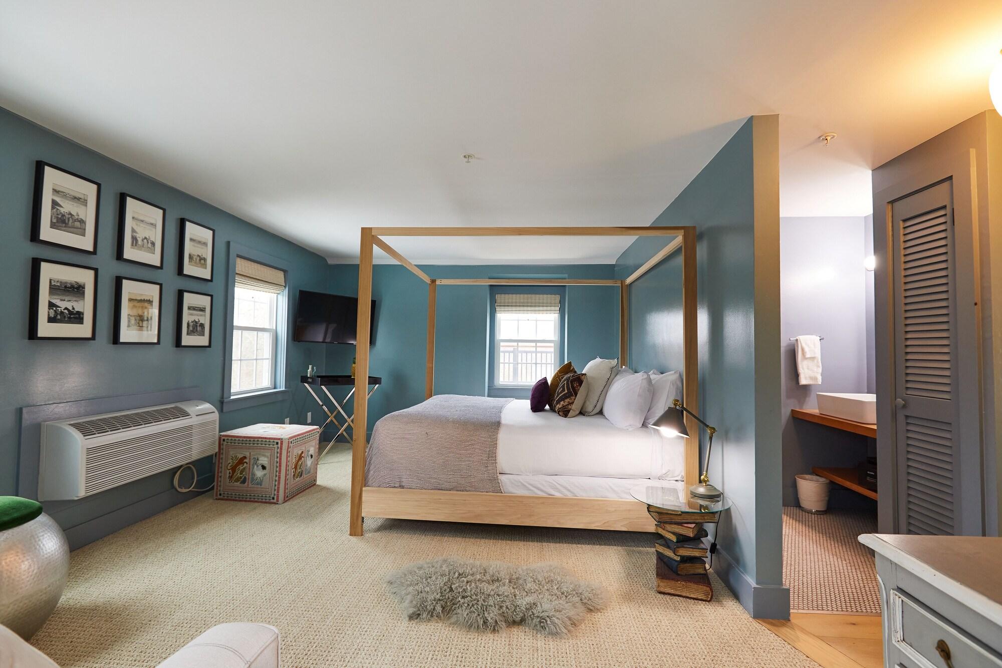 Shelter Harbor Inn by null
