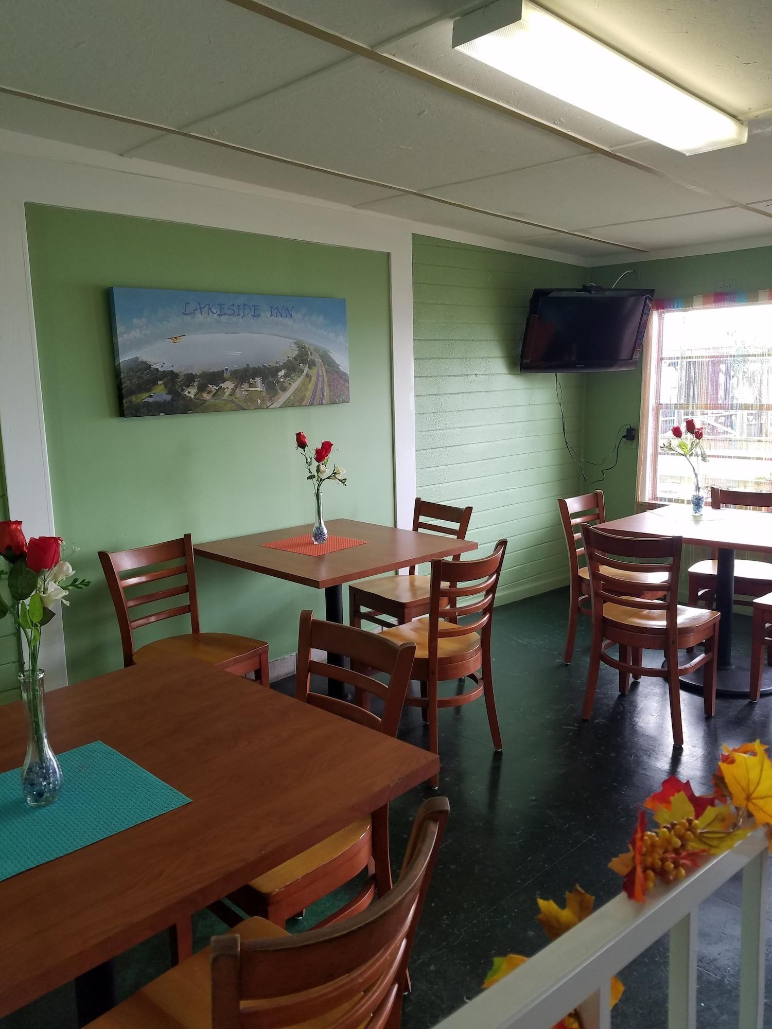 Lakeside Inn And Cafe