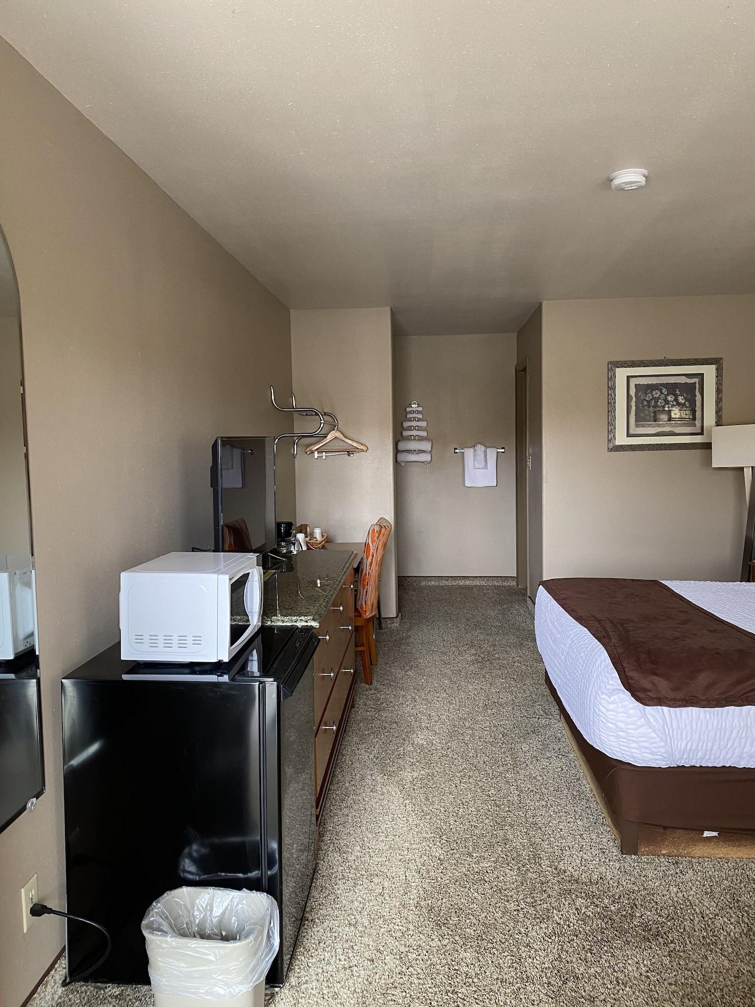 Whispering Sands Motel by null