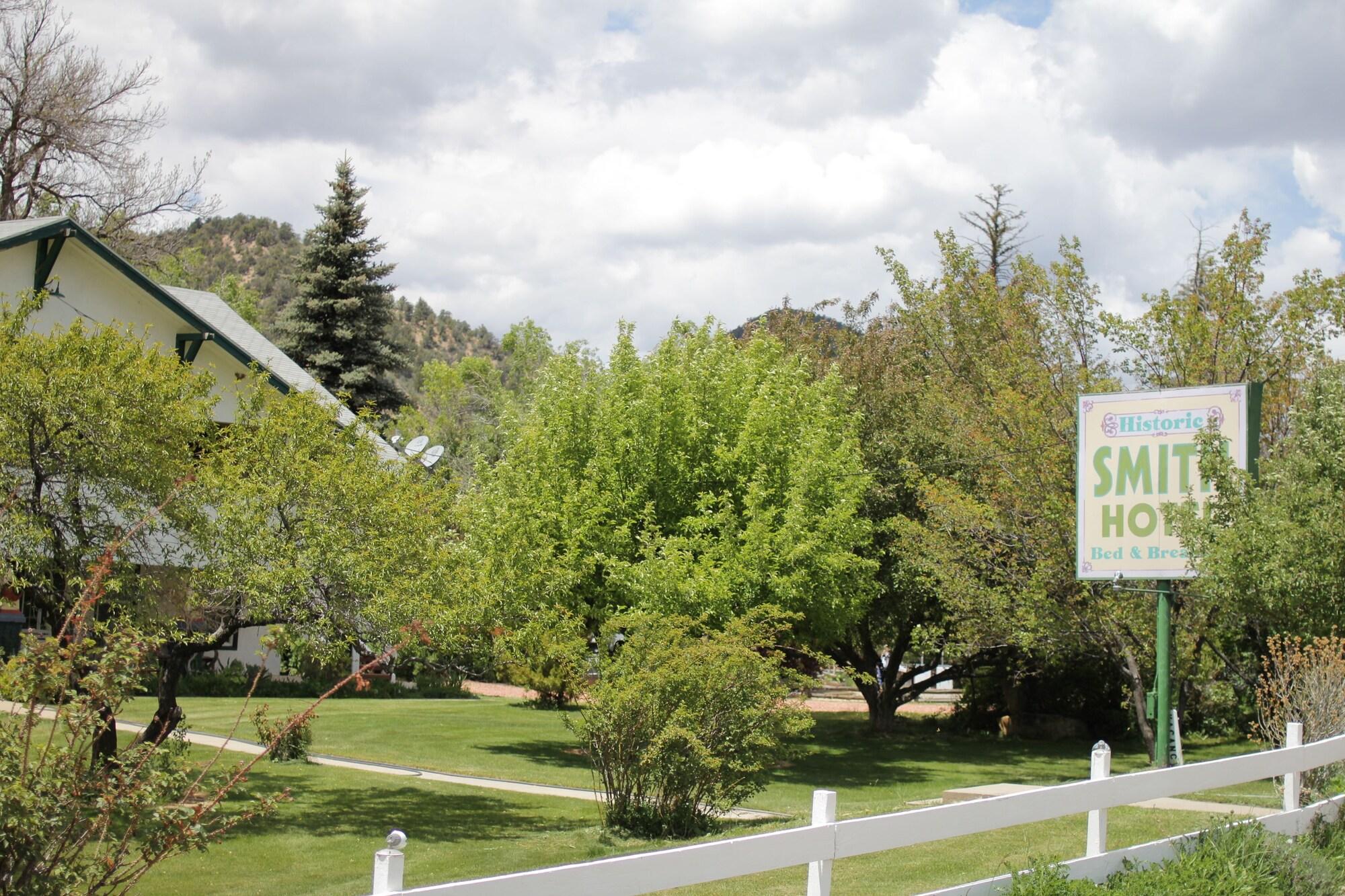 Historic Smith Hotel Bed and Breakfast by null