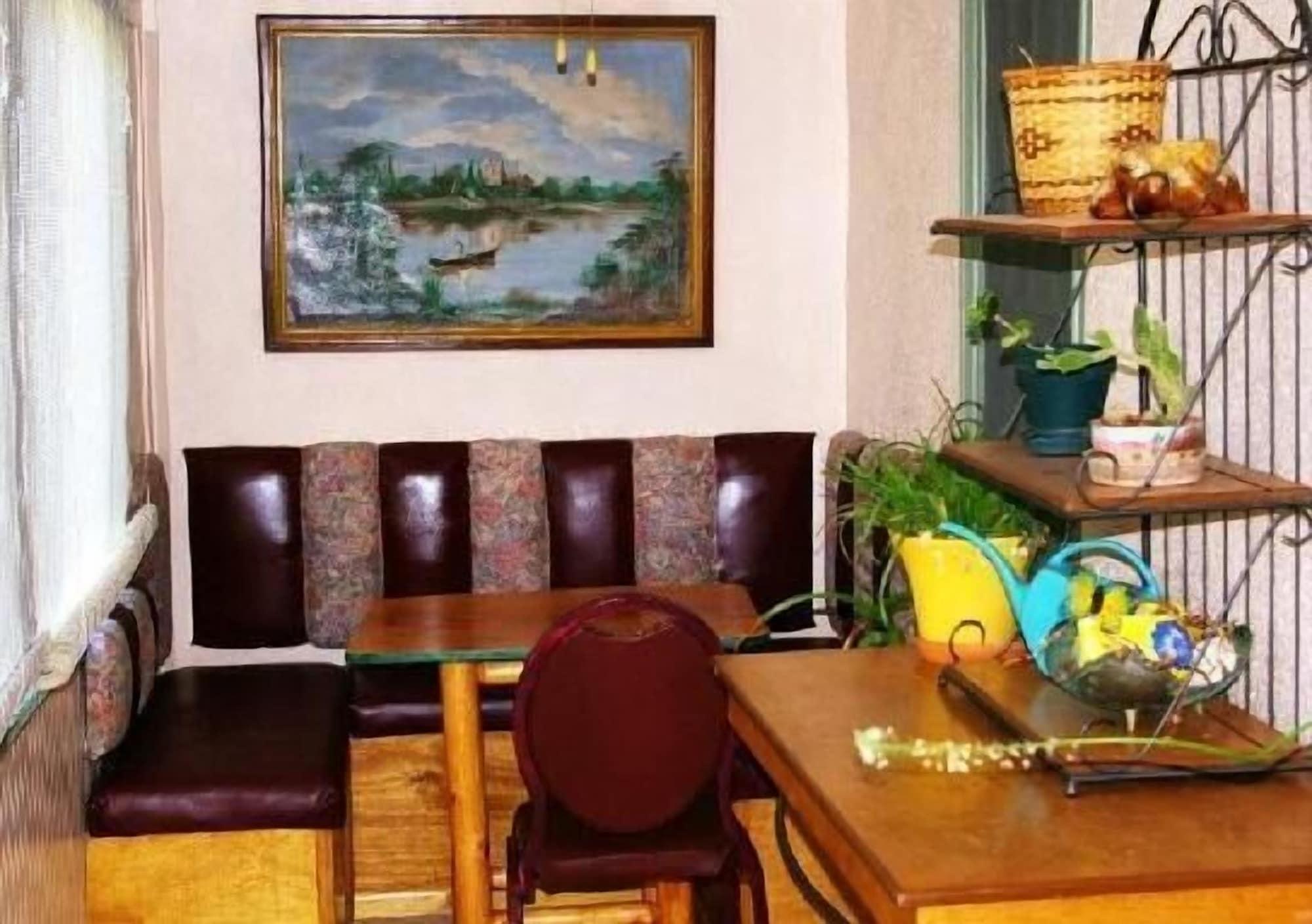 Historic Smith Hotel Bed and Breakfast by null