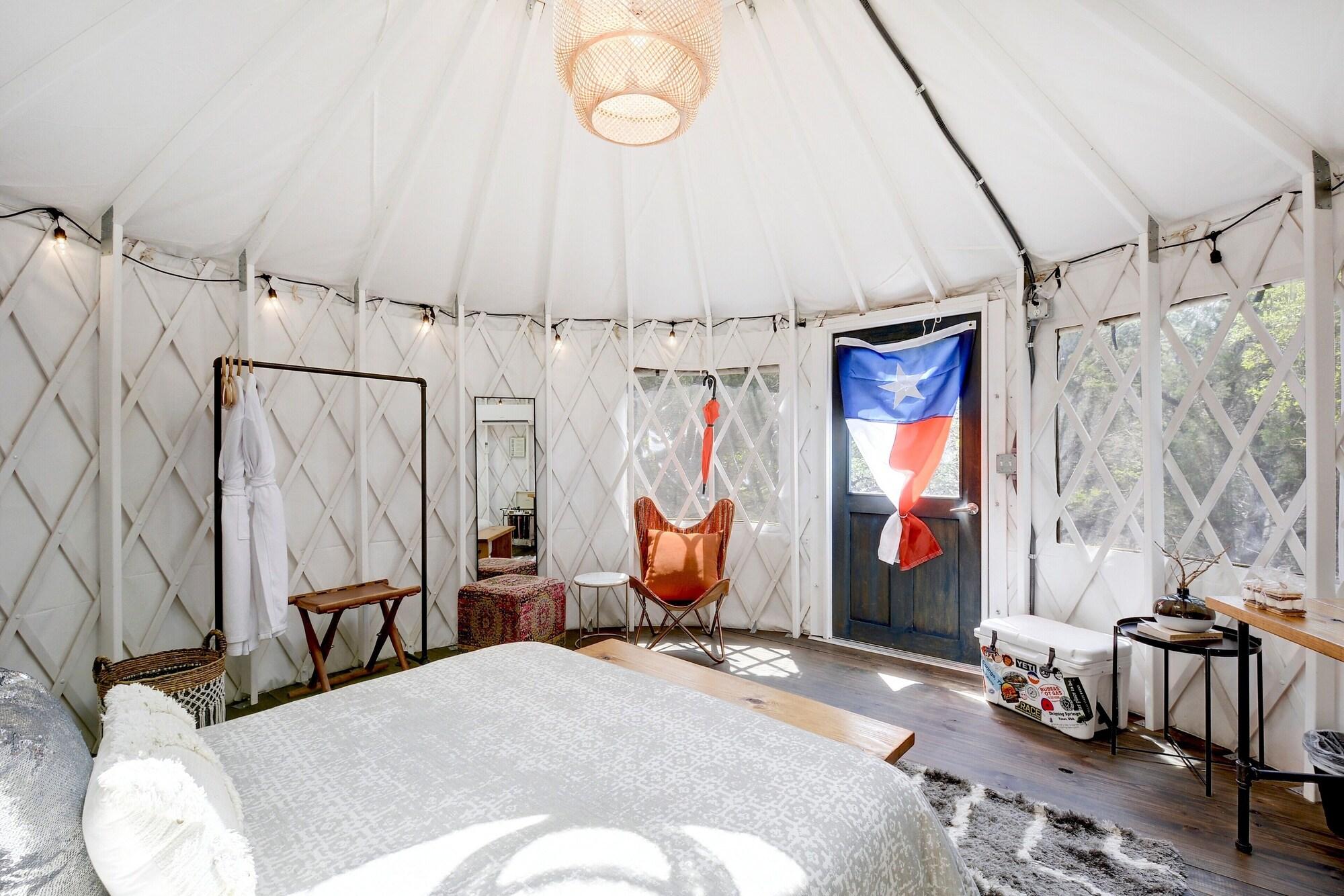 Lucky Arrow Retreat - Glamping Capital of Texas, USA ® Event Venue by null