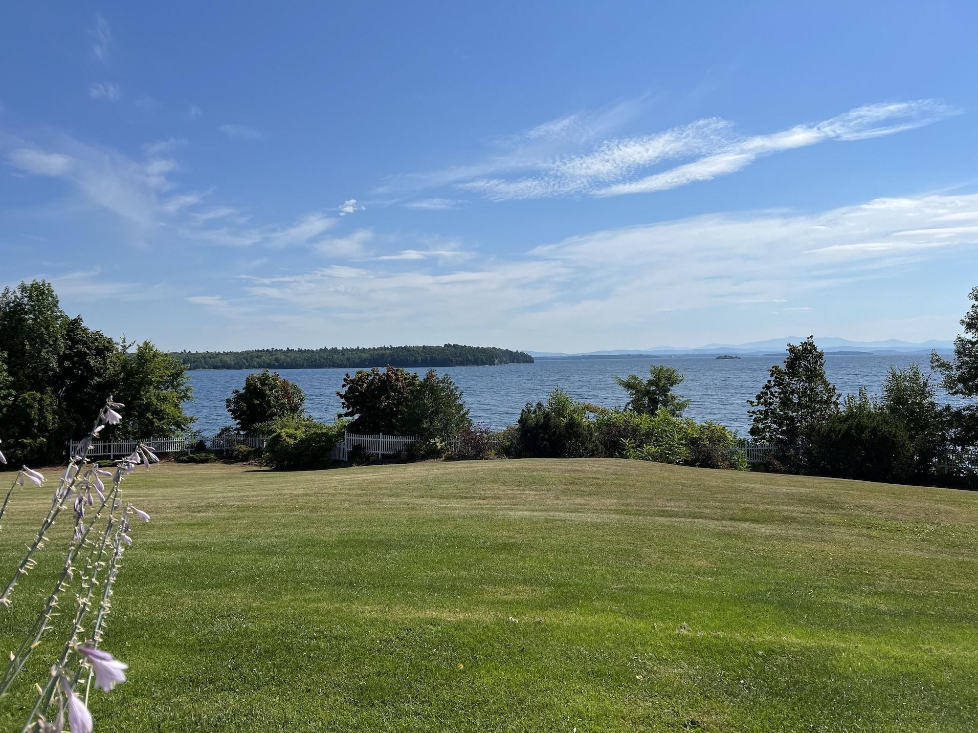 Valcour Inn & Boathouse
