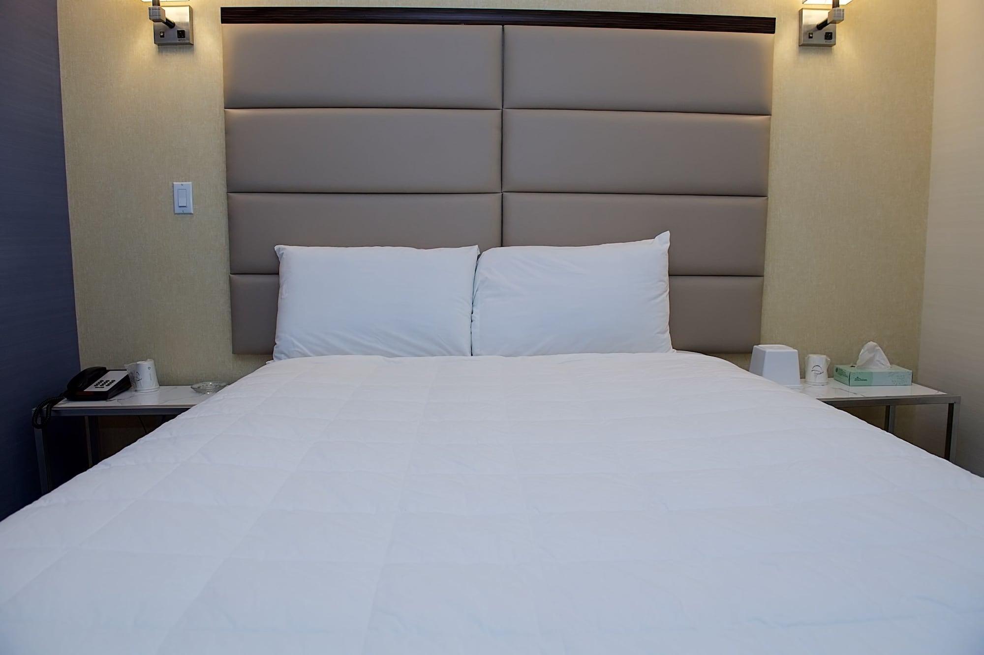 7 Days Hotel Bronx