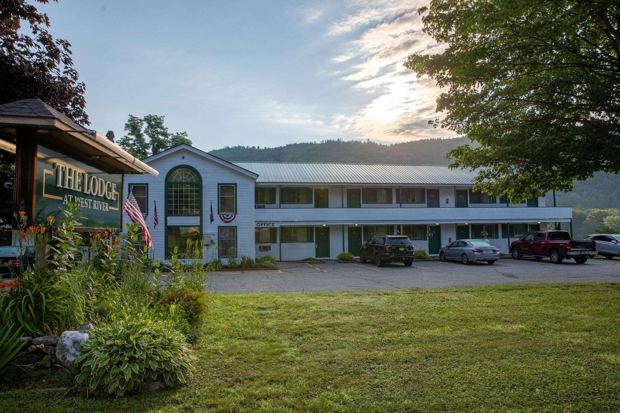 The Lodge At West River