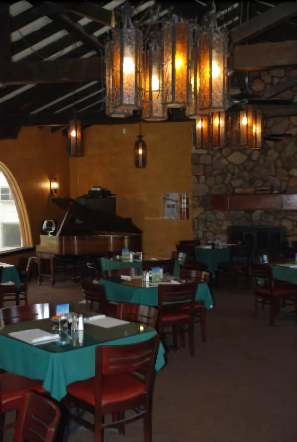 Historic Beaver Dam Lodge / Golf / RV Resort