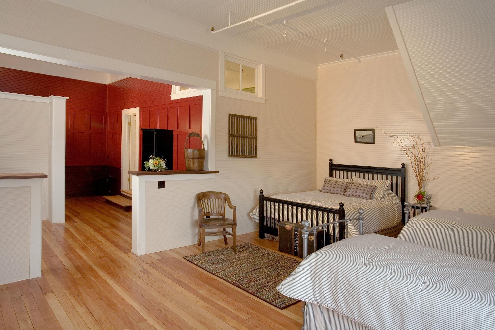 McCloud Mercantile Hotel by null