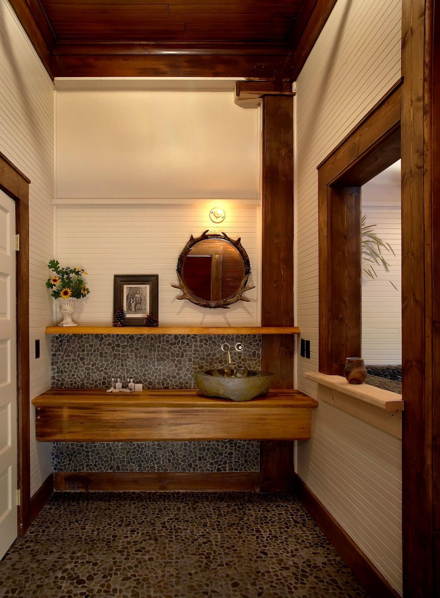 McCloud Mercantile Hotel by null
