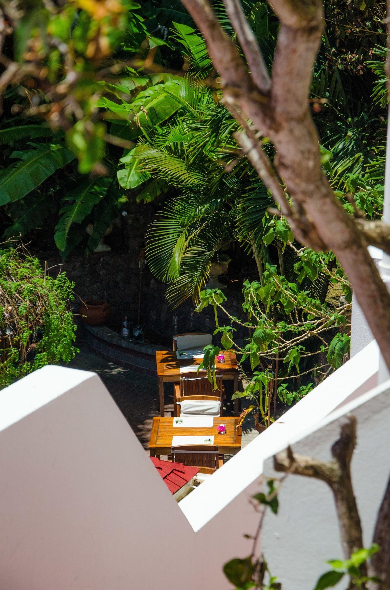 Queen's Hotel Saba by null