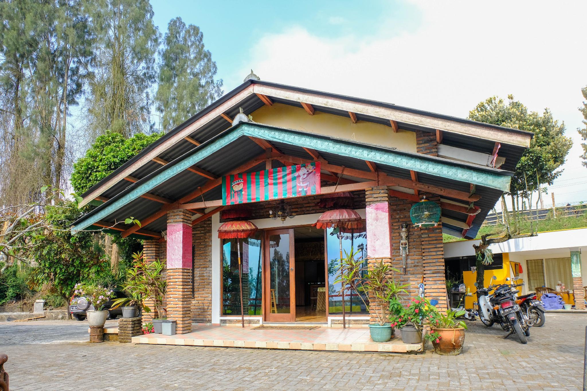 Formerly RedDoorz near STAB Syailendra Kopeng