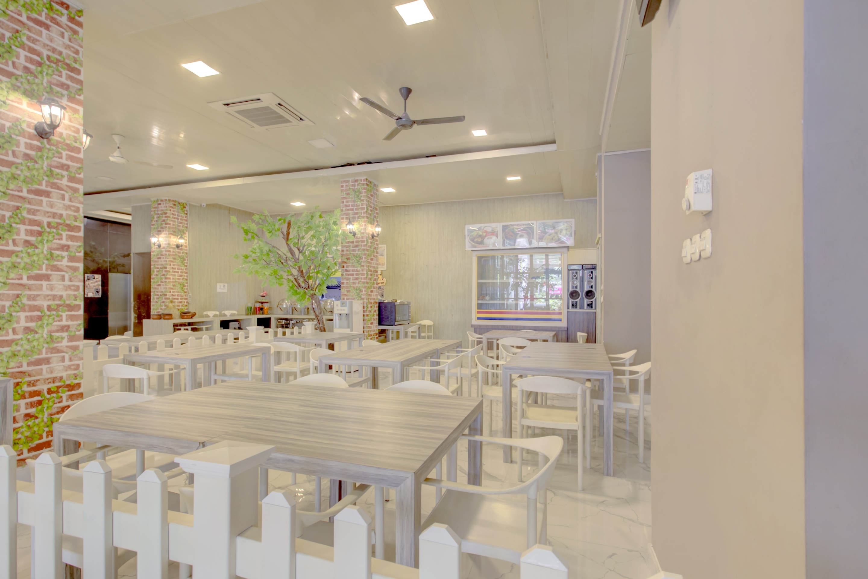 Hotel O Gambir Near Juanda Station