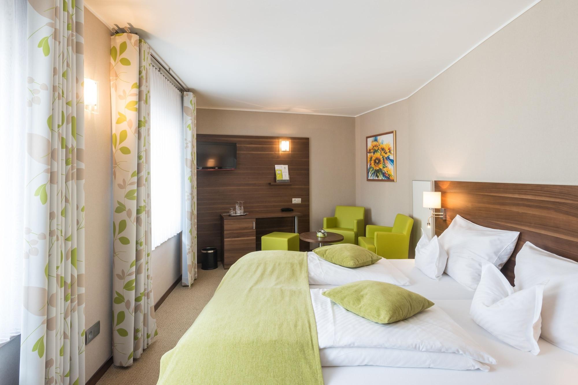 Pip-Margraff Hotel by null