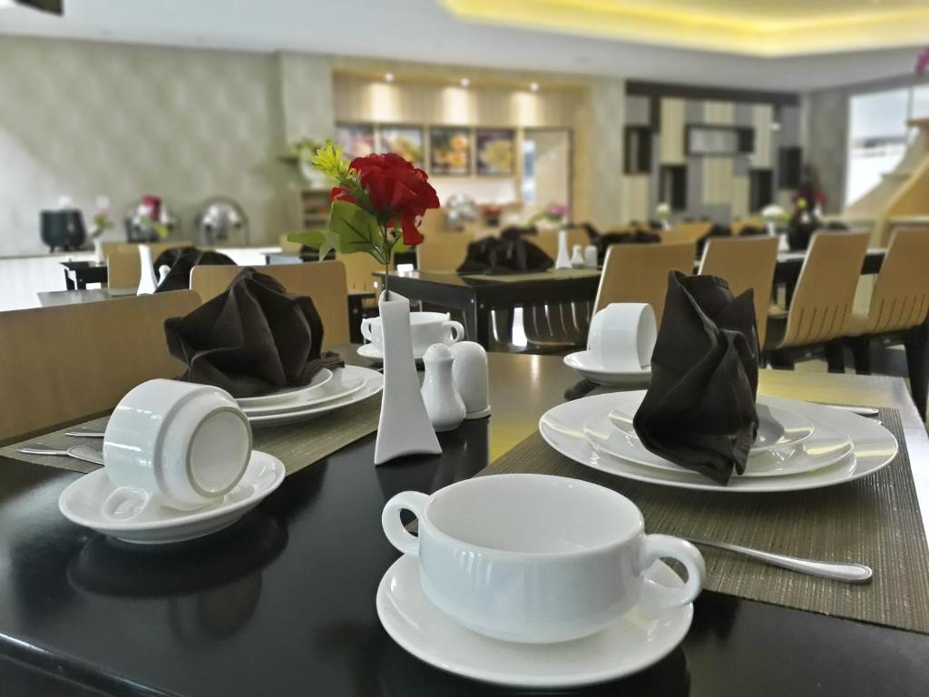 Grand Parama Hotel