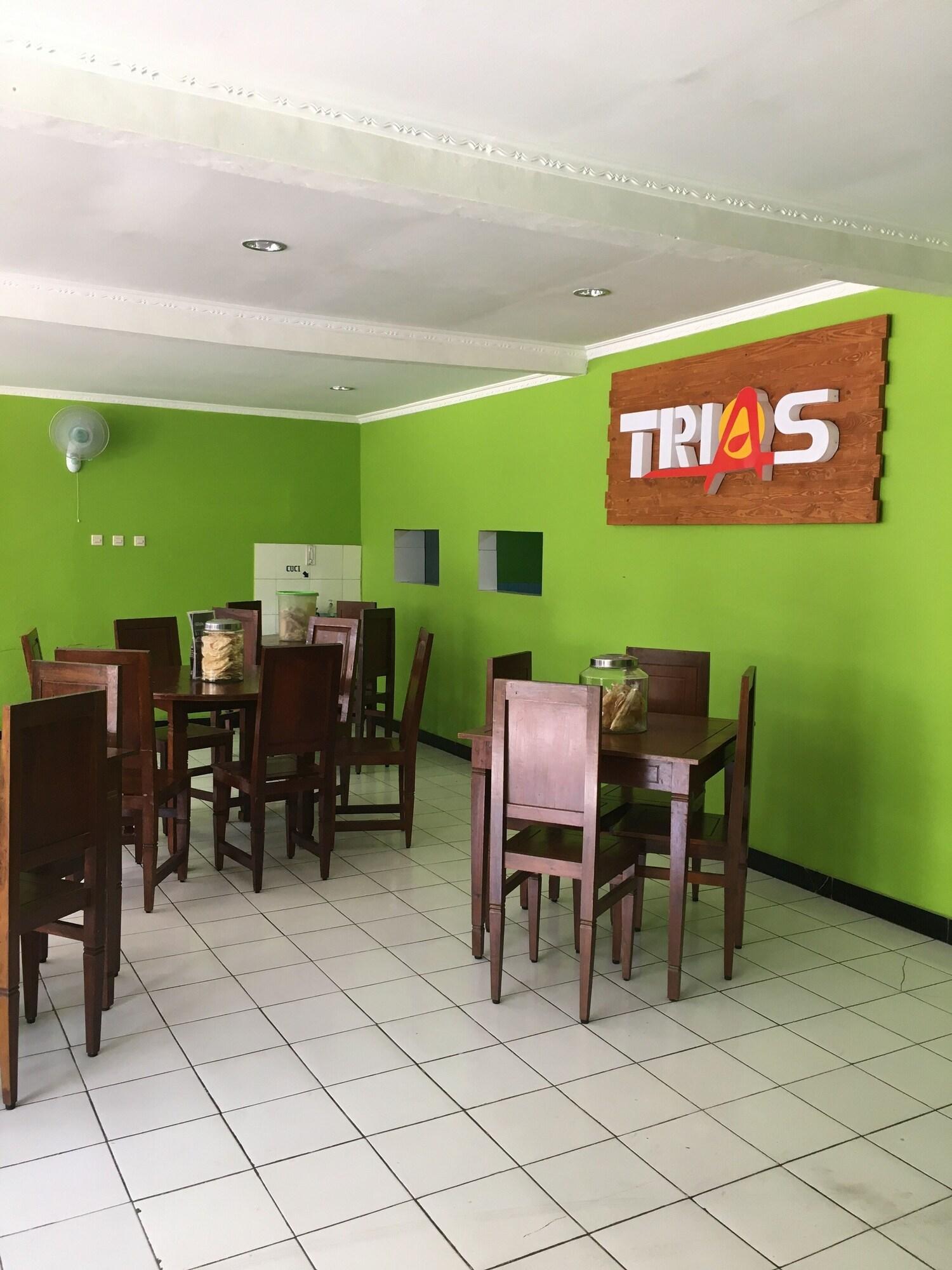 Hotel Trias Parangtritis by ZUZU