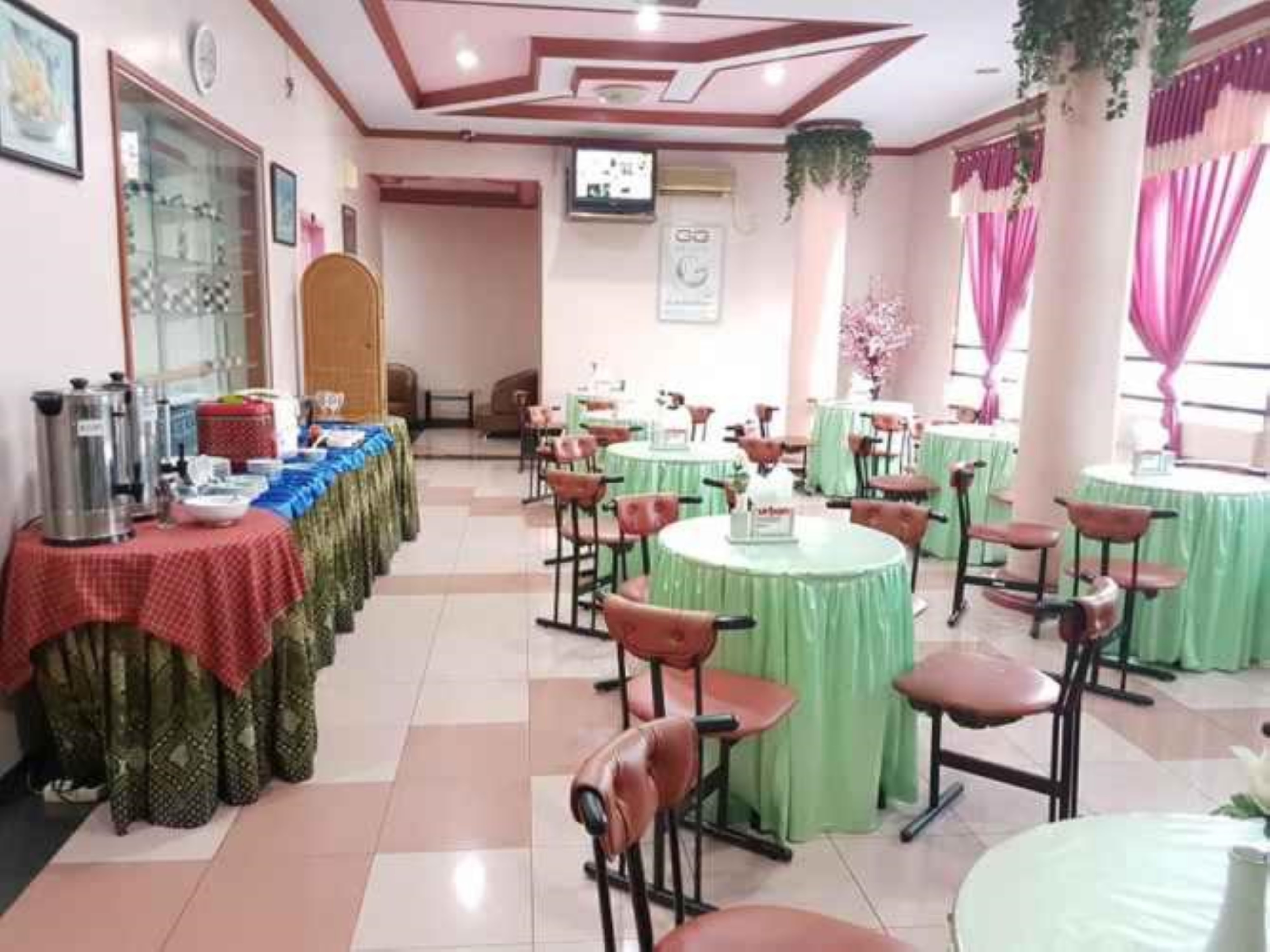 Hotel Parewisata by ZUZU