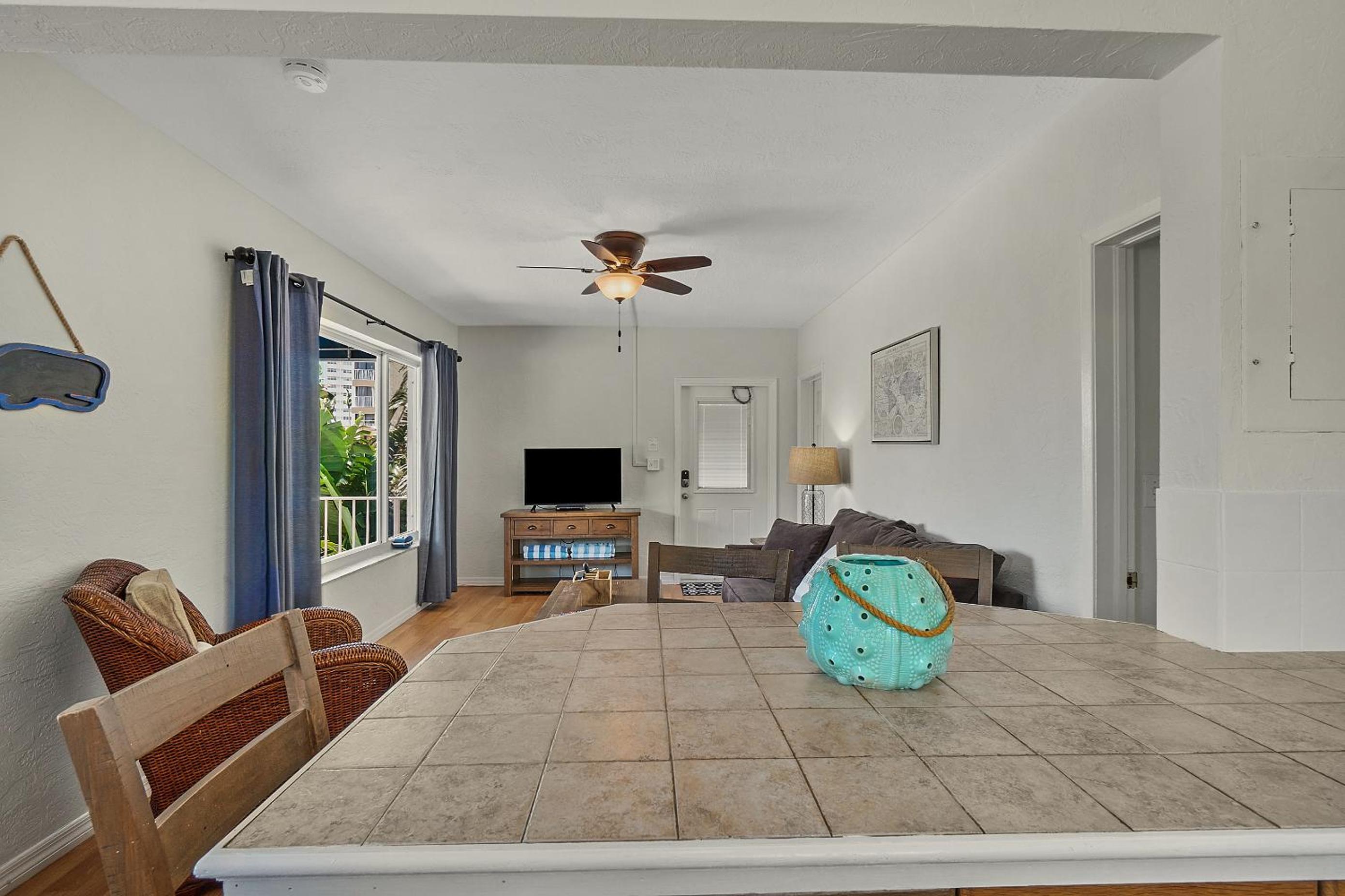 4145 By The Sea Inn Suites