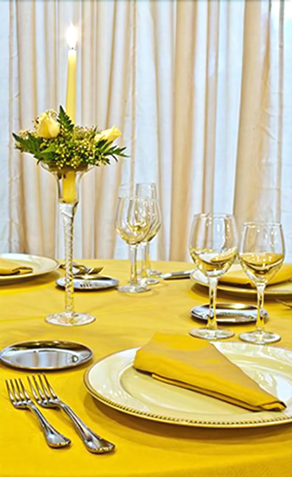 Yellow Park Hotel Restaurant