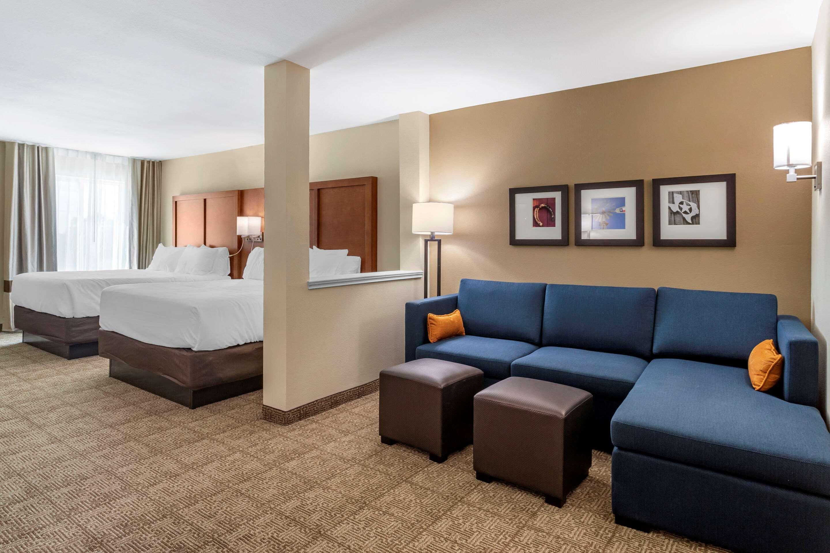 Comfort Inn & Suites Waller