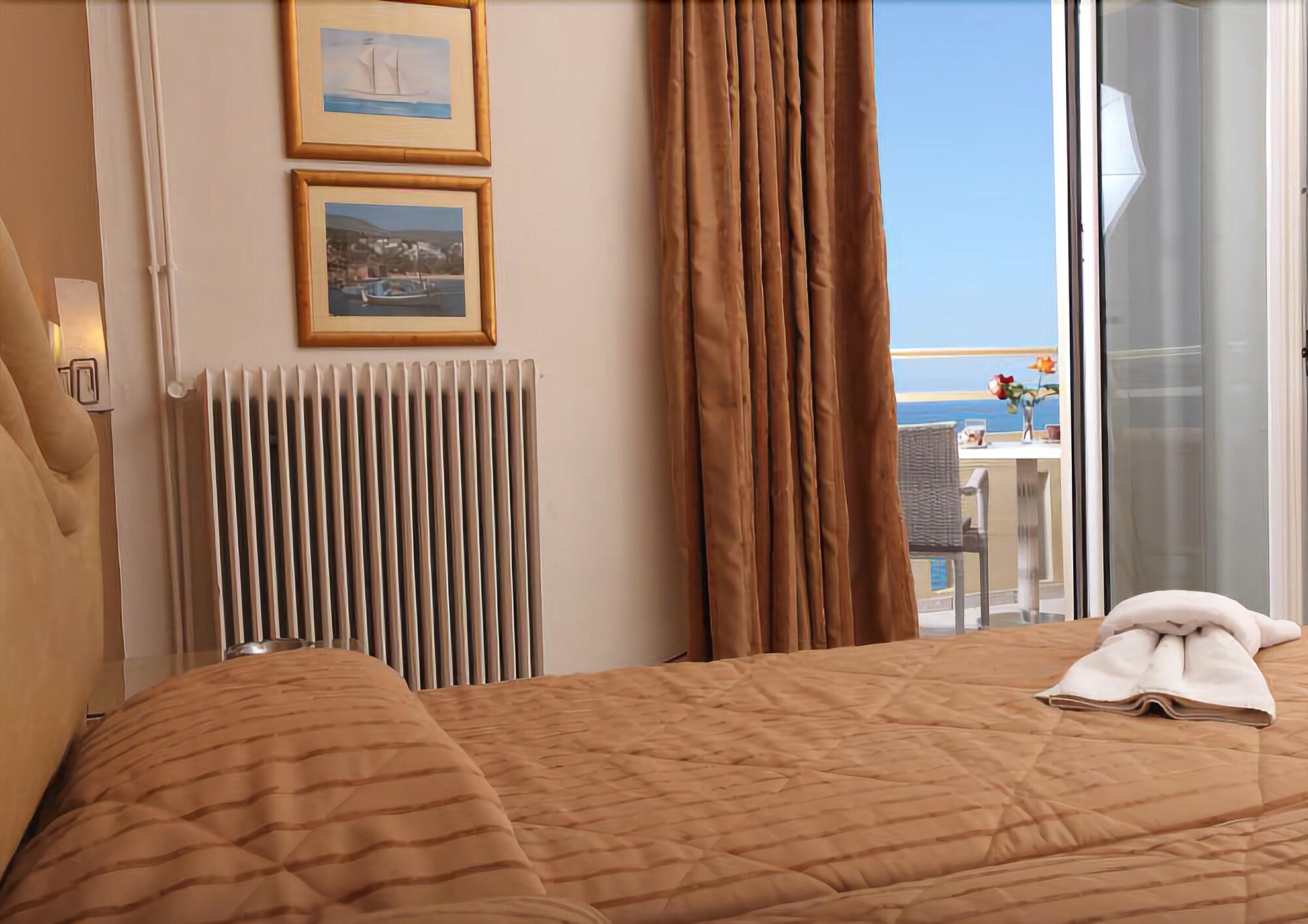 Kronos Hotel by null