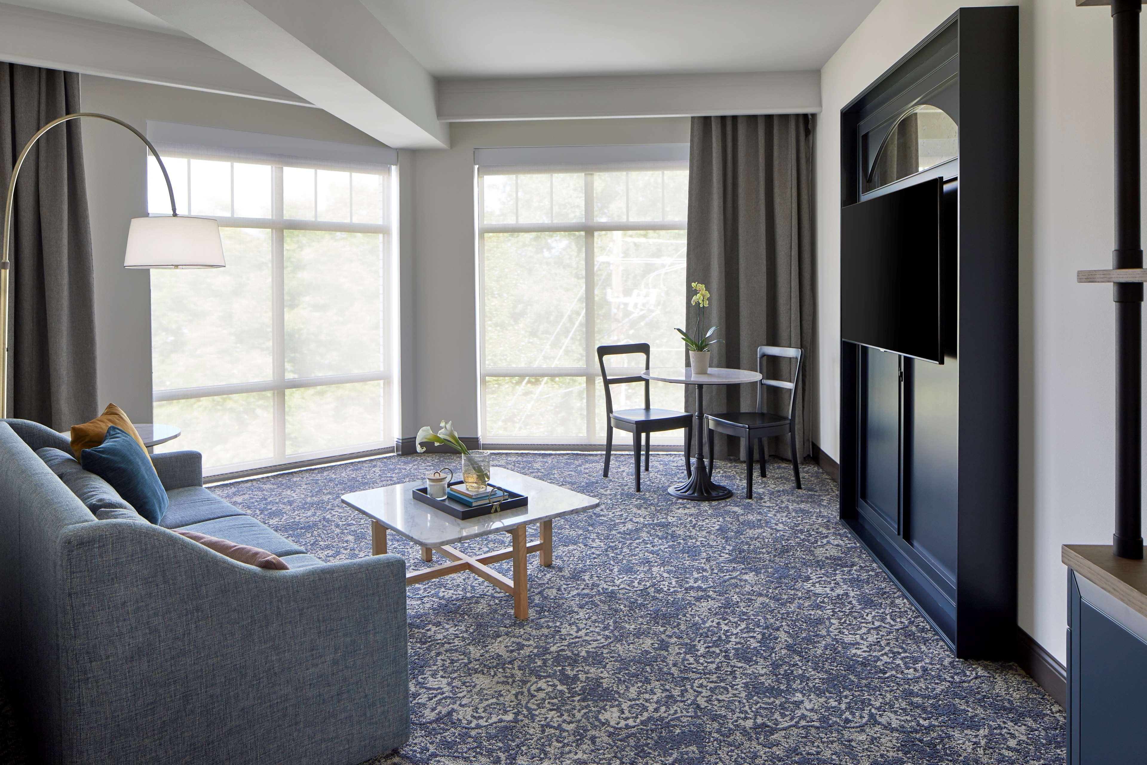 The Hamilton Alpharetta, Curio Collection by Hilto
