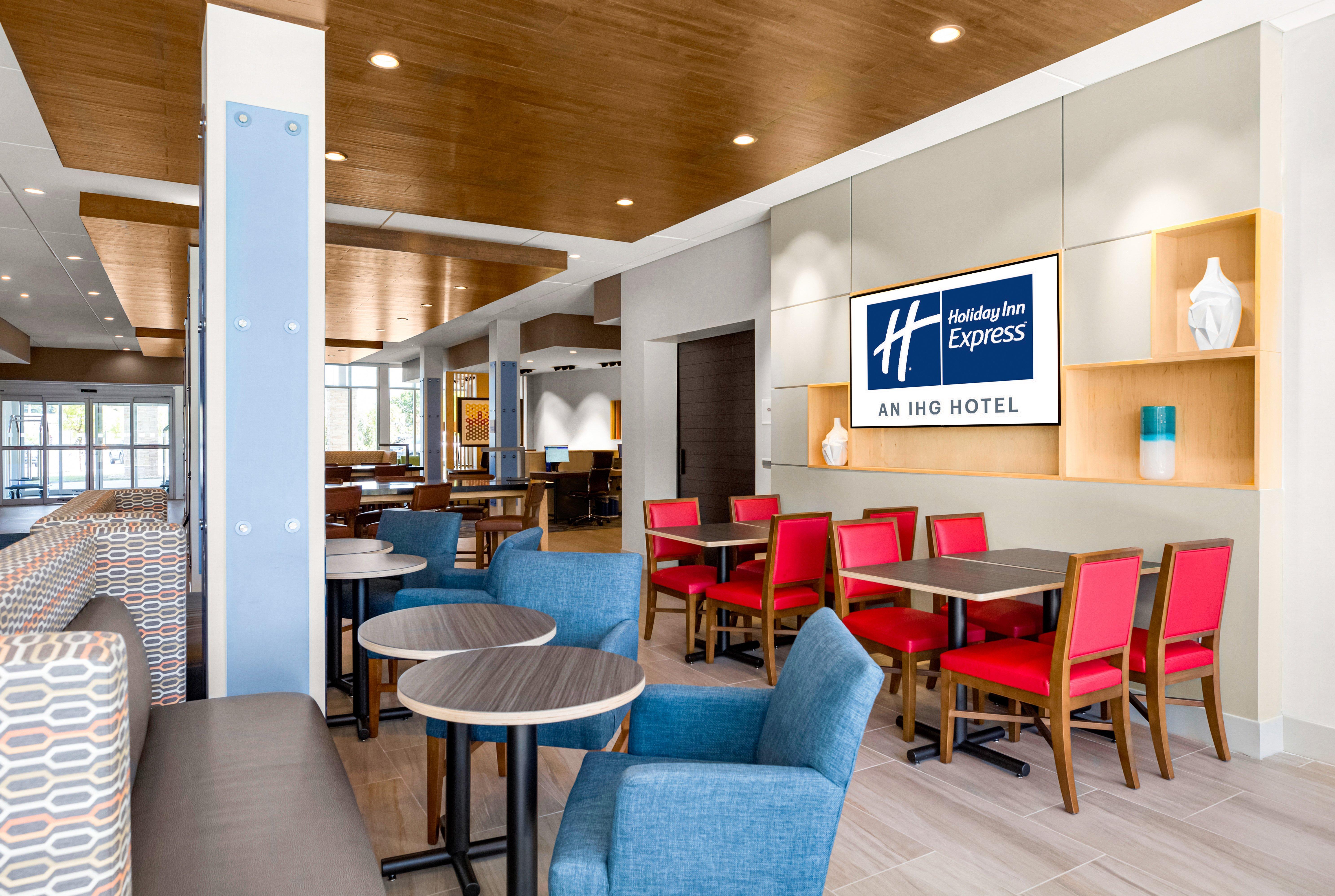 Holiday Inn Express & Suites Sanford