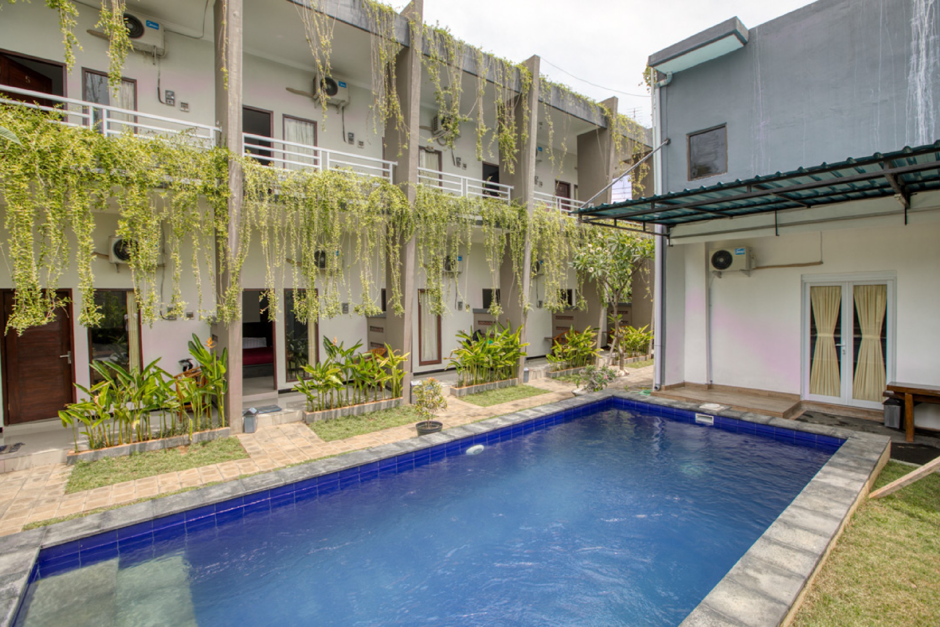 RedDoorz near Exit Toll Nusa Dua