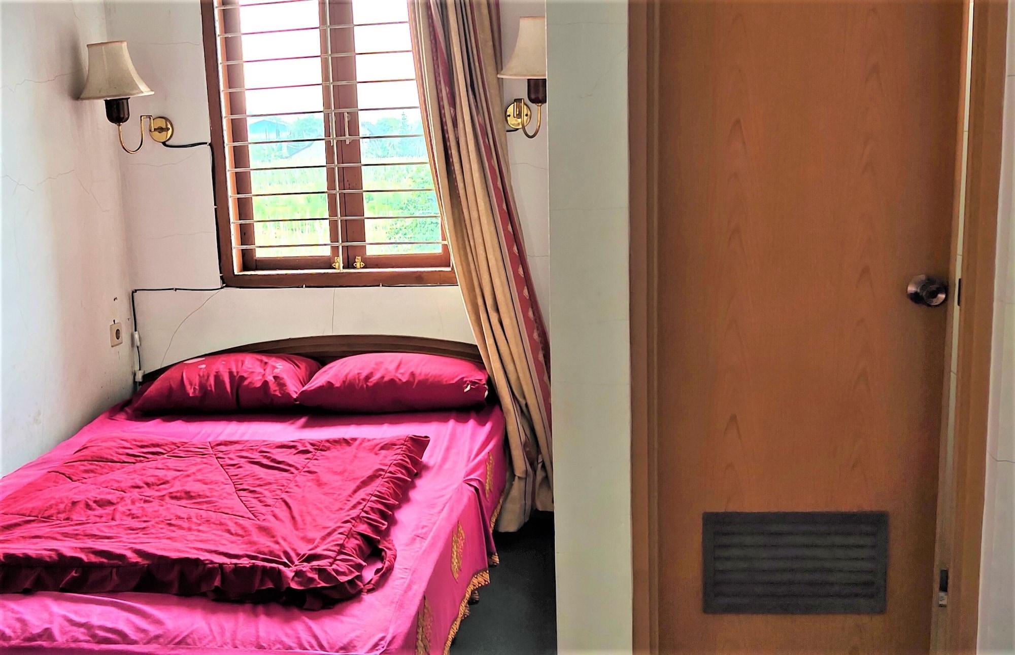 Villa Orange Lembang Pengkolan By Zuzu
