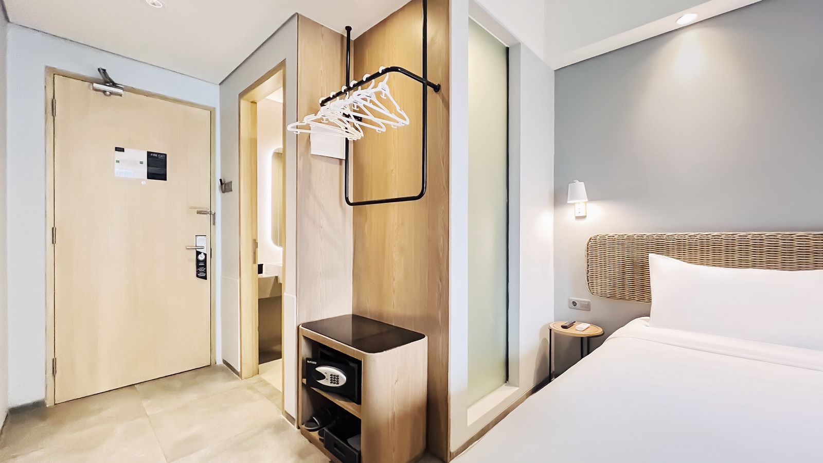 Hotel NEO Puri Indah - Jakarta