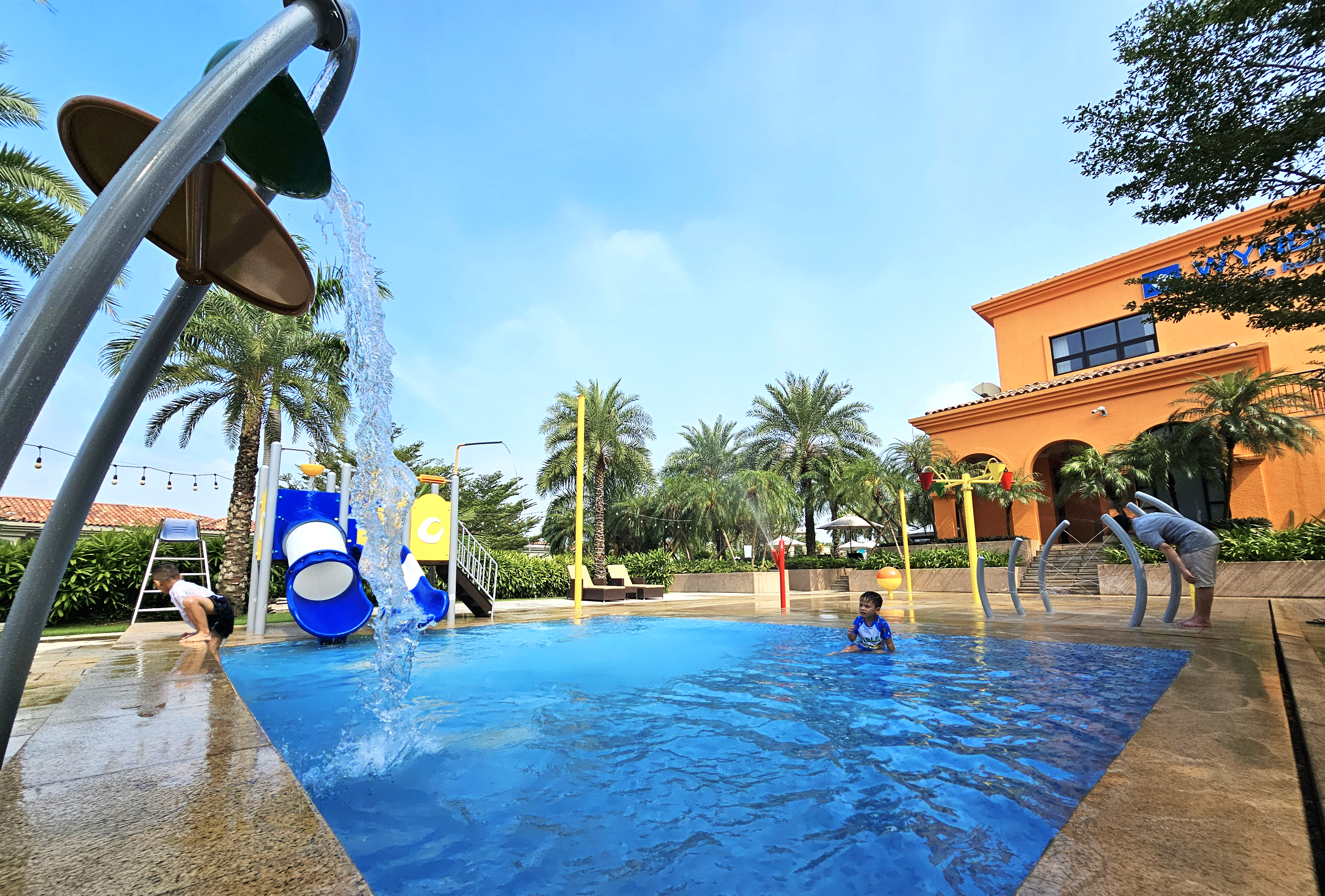 Wyndham Sky Lake Resort and Villas